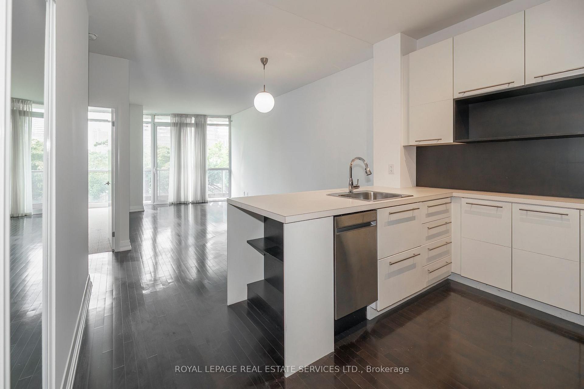 Photo 7 of Unit 603, 25 Carlton Street, Toronto, Church-Yonge Corridor — HOMEH