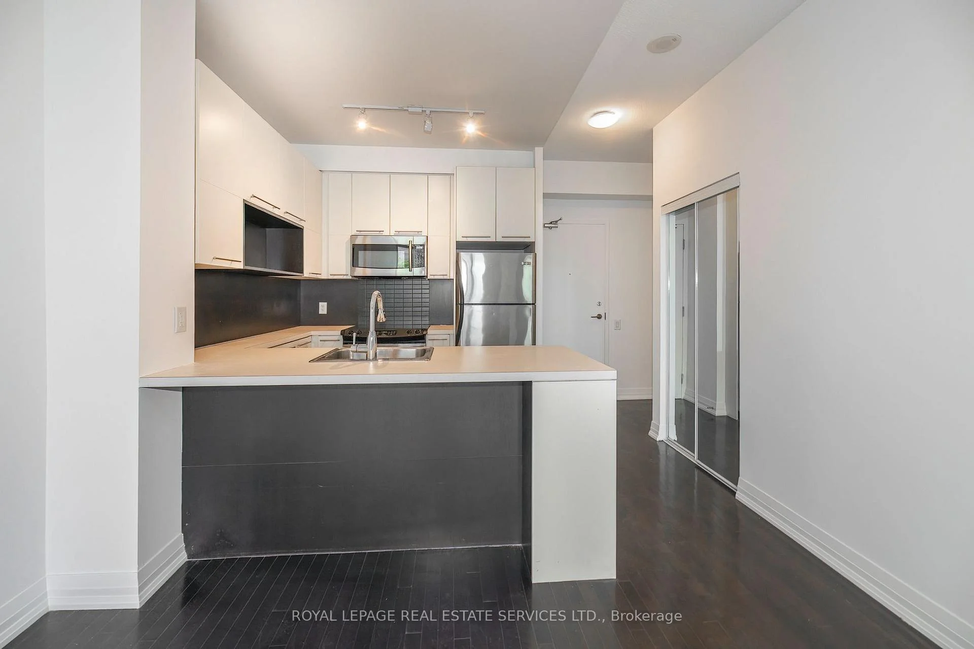 Photo 14 of Unit 603, 25 Carlton Street, Toronto, Church-Yonge Corridor — HOMEH