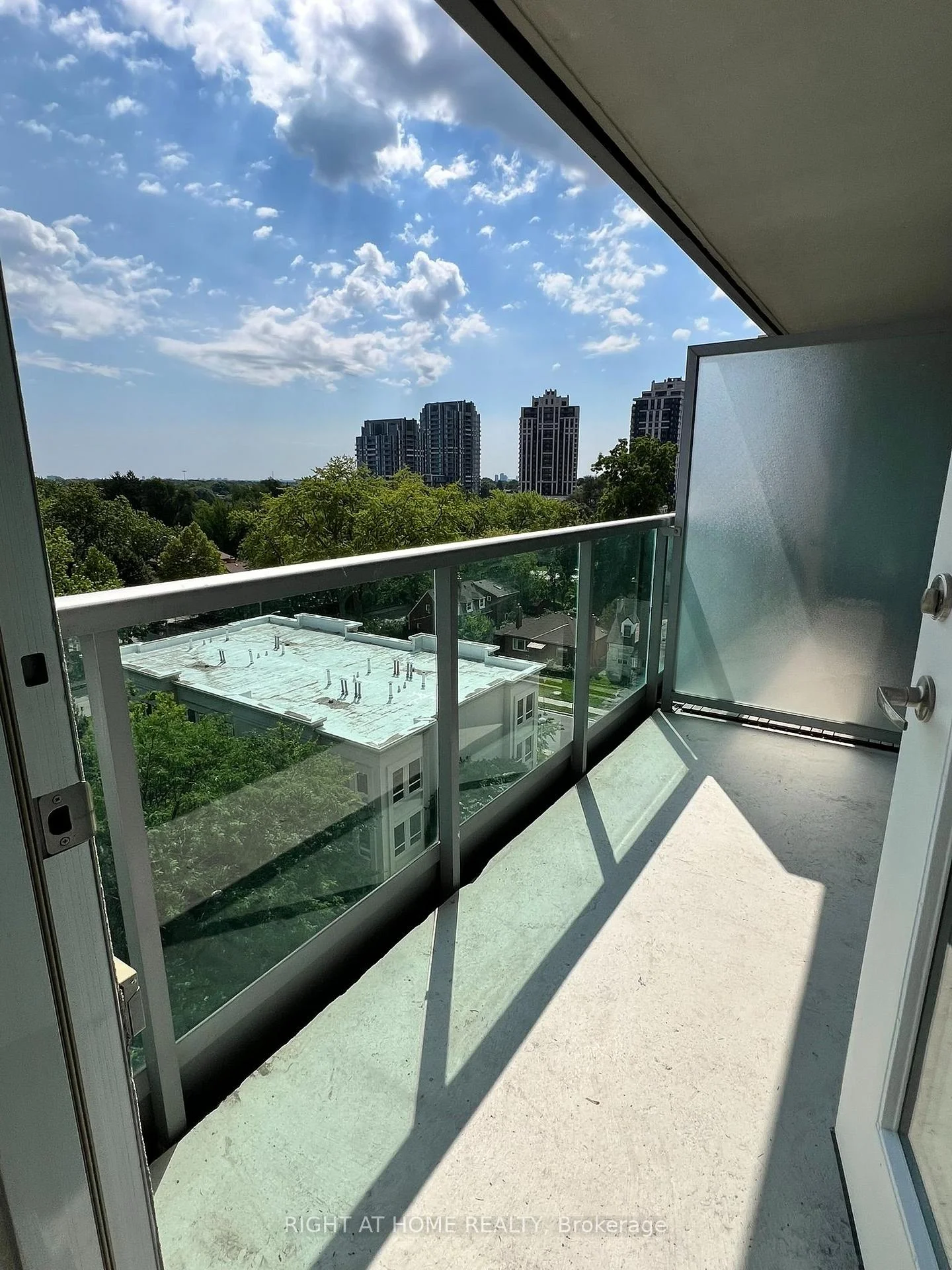 Photo 26 of Unit 809, 17 Anndale Drive, North York, Willowdale East — HOMEH