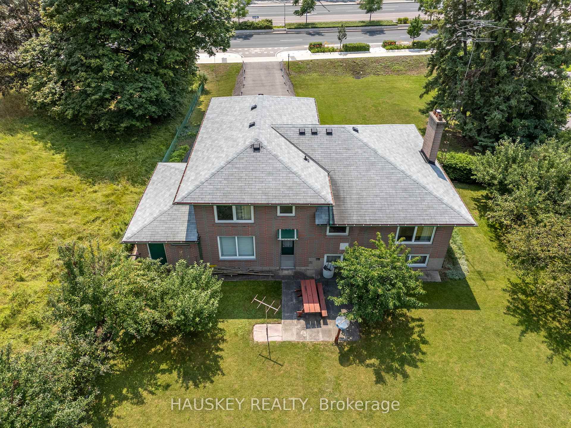 Photo 5 of 1226 Centre Street, Vaughan, Beverley Glen — HOMEH