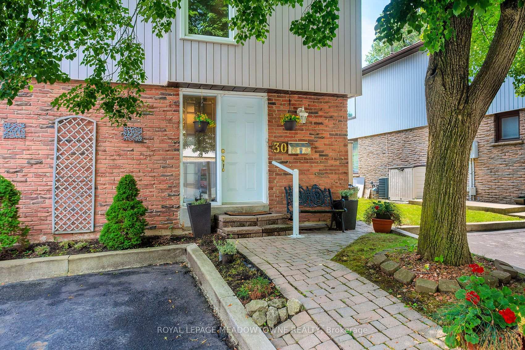 Photo 4 of Unit 30, 59 Kenninghall Boulevard, Mississauga, Streetsville — HOMEH