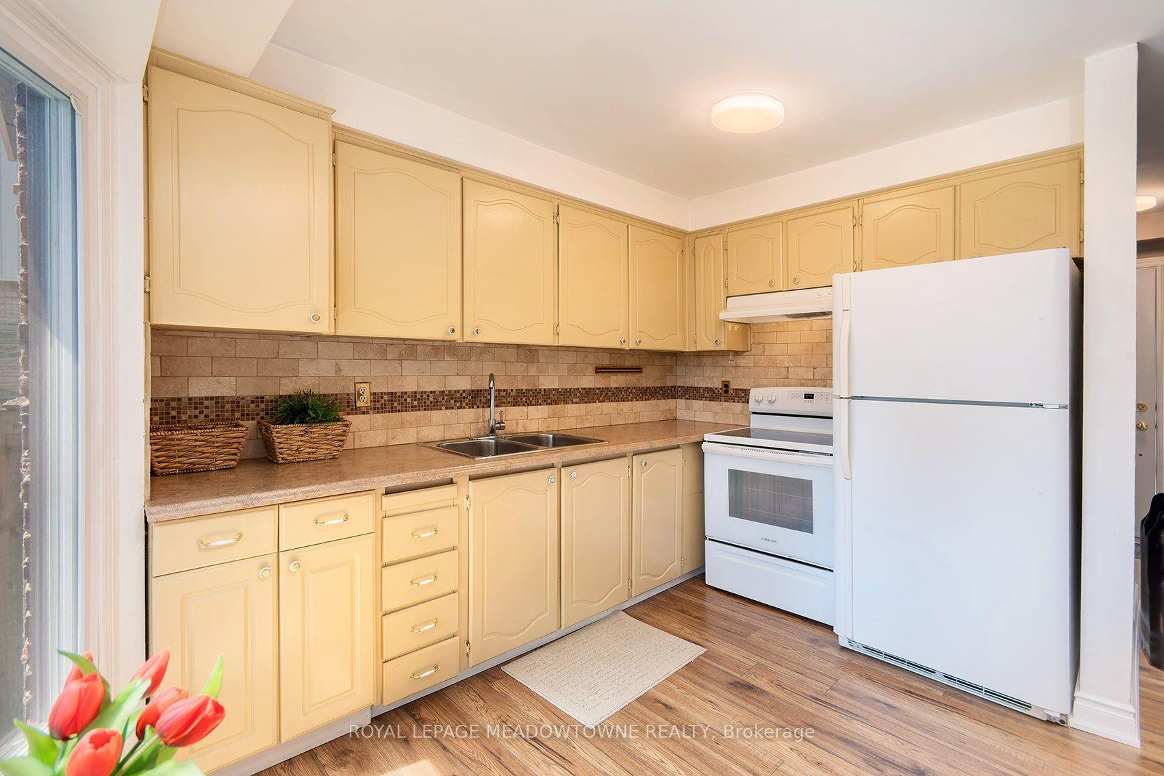 Photo 10 of Unit 30, 59 Kenninghall Boulevard, Mississauga, Streetsville — HOMEH
