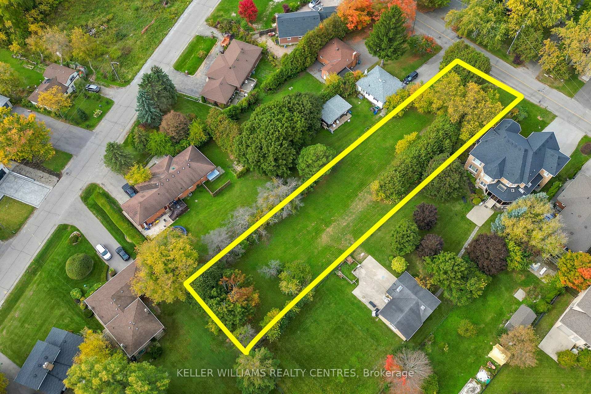 Photo 3 of 39 Maple Grove Avenue, Richmond Hill, Oak Ridges — HOMEH