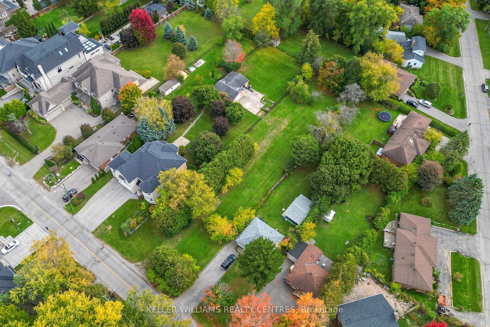 Photo 4 of 39 Maple Grove Avenue, Richmond Hill, Oak Ridges — HOMEH