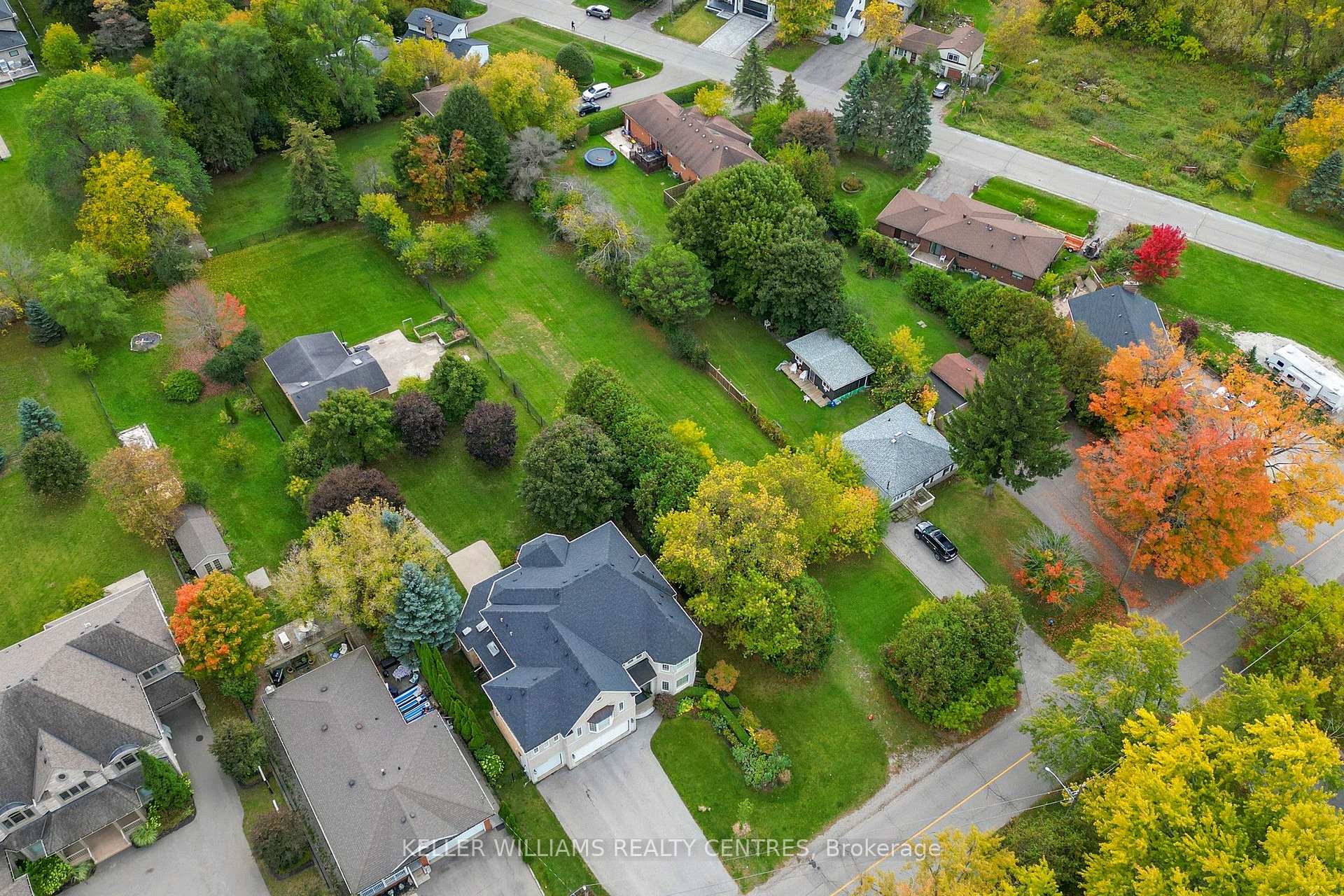 Photo 10 of 39 Maple Grove Avenue, Richmond Hill, Oak Ridges — HOMEH