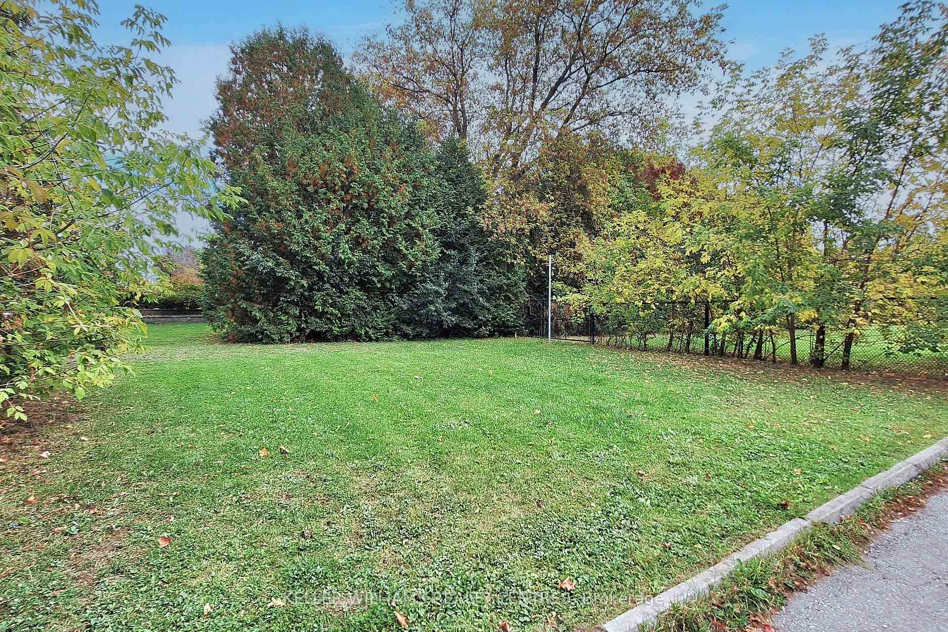 Photo 13 of 39 Maple Grove Avenue, Richmond Hill, Oak Ridges — HOMEH