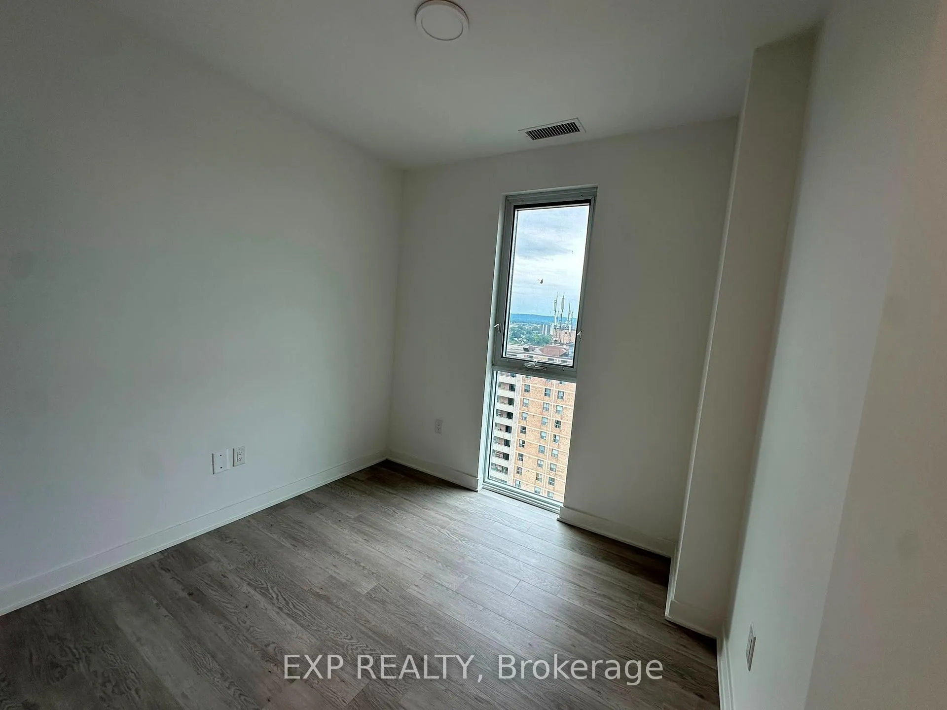 Photo 10 of Unit 1607, 2782 Barton Street E, Hamilton, Riverdale — HOMEH