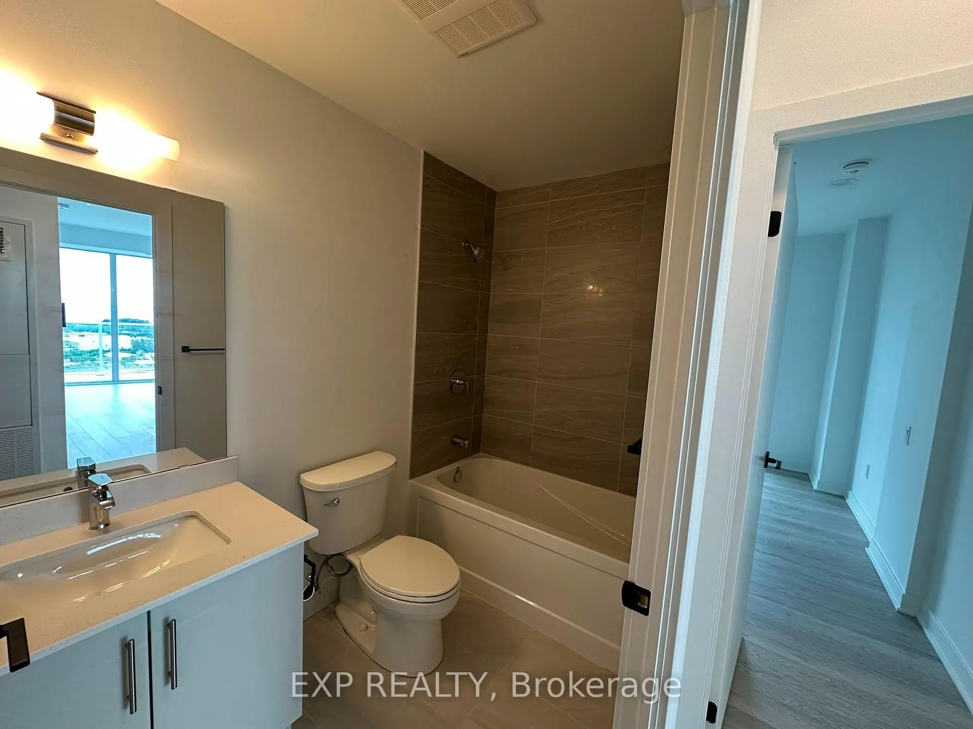Photo 12 of Unit 1607, 2782 Barton Street E, Hamilton, Riverdale — HOMEH