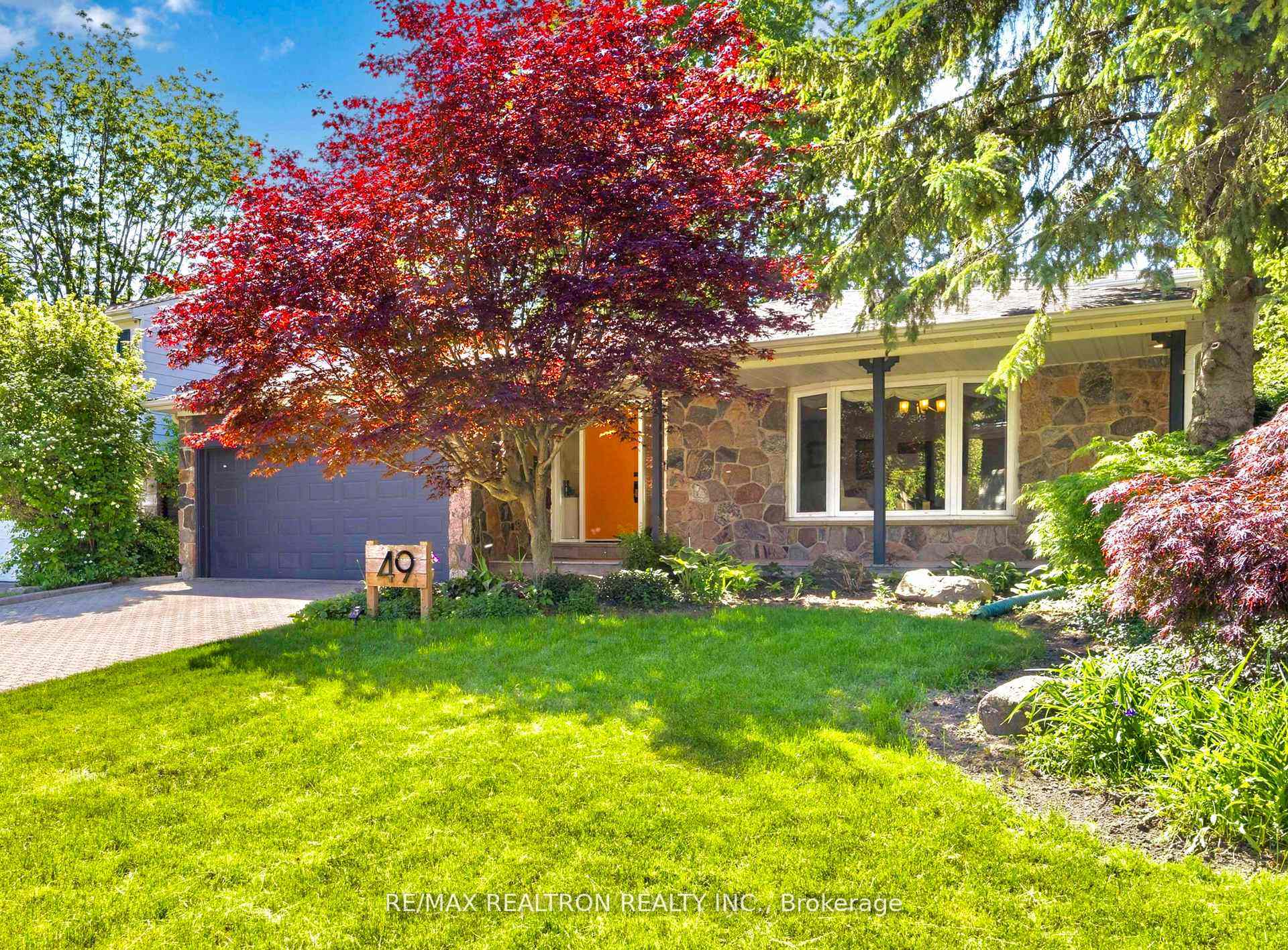 Photo 6 of 49 Apple Orchard Path, Markham, Royal Orchard — HOMEH