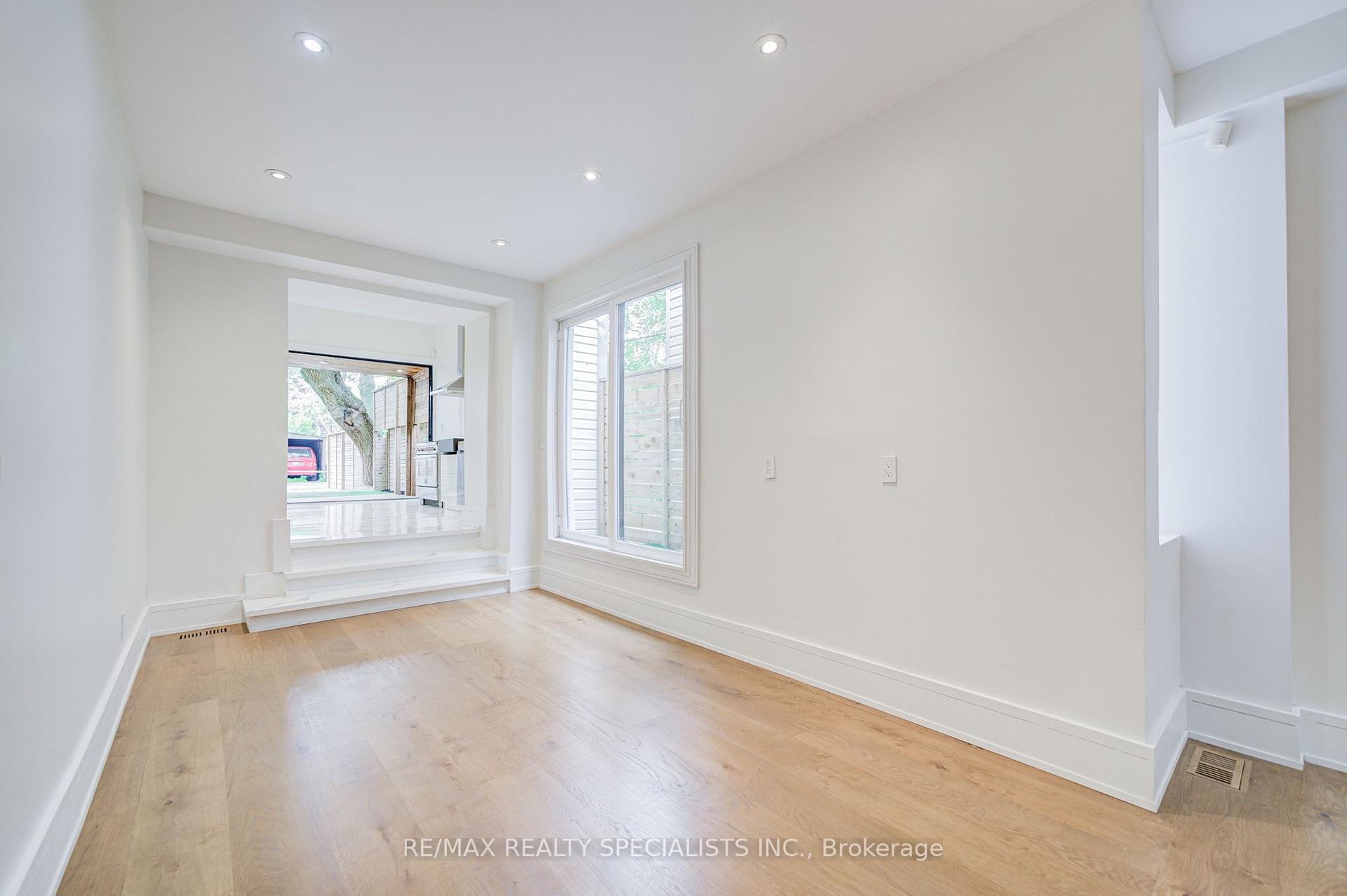 Photo 23 of 5486 Landsborough Avenue, Mississauga, Hurontario — HOMEH