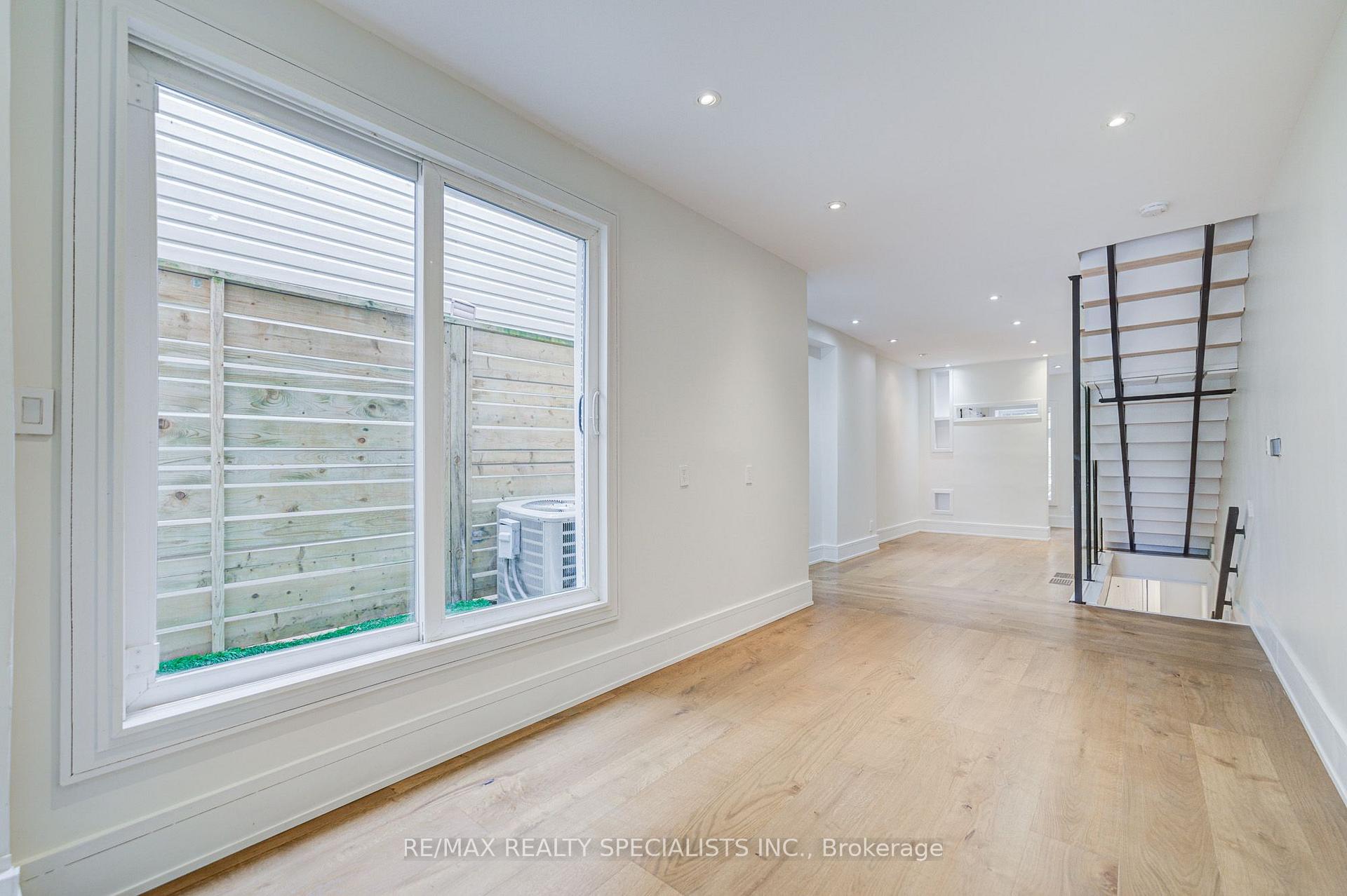 Photo 25 of 5486 Landsborough Avenue, Mississauga, Hurontario — HOMEH