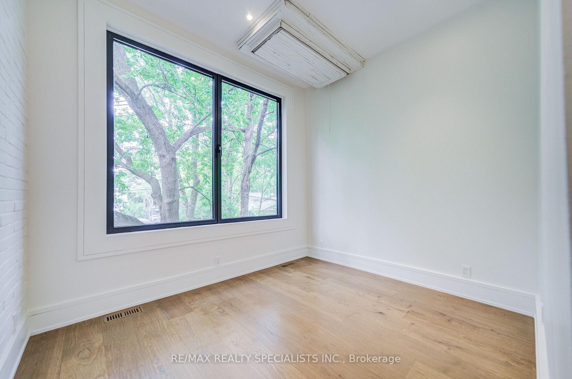 Photo 37 of 5486 Landsborough Avenue, Mississauga, Hurontario — HOMEH