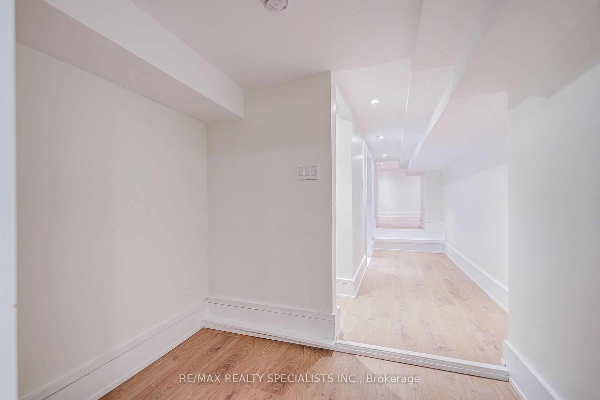 Photo 61 of 5486 Landsborough Avenue, Mississauga, Hurontario — HOMEH