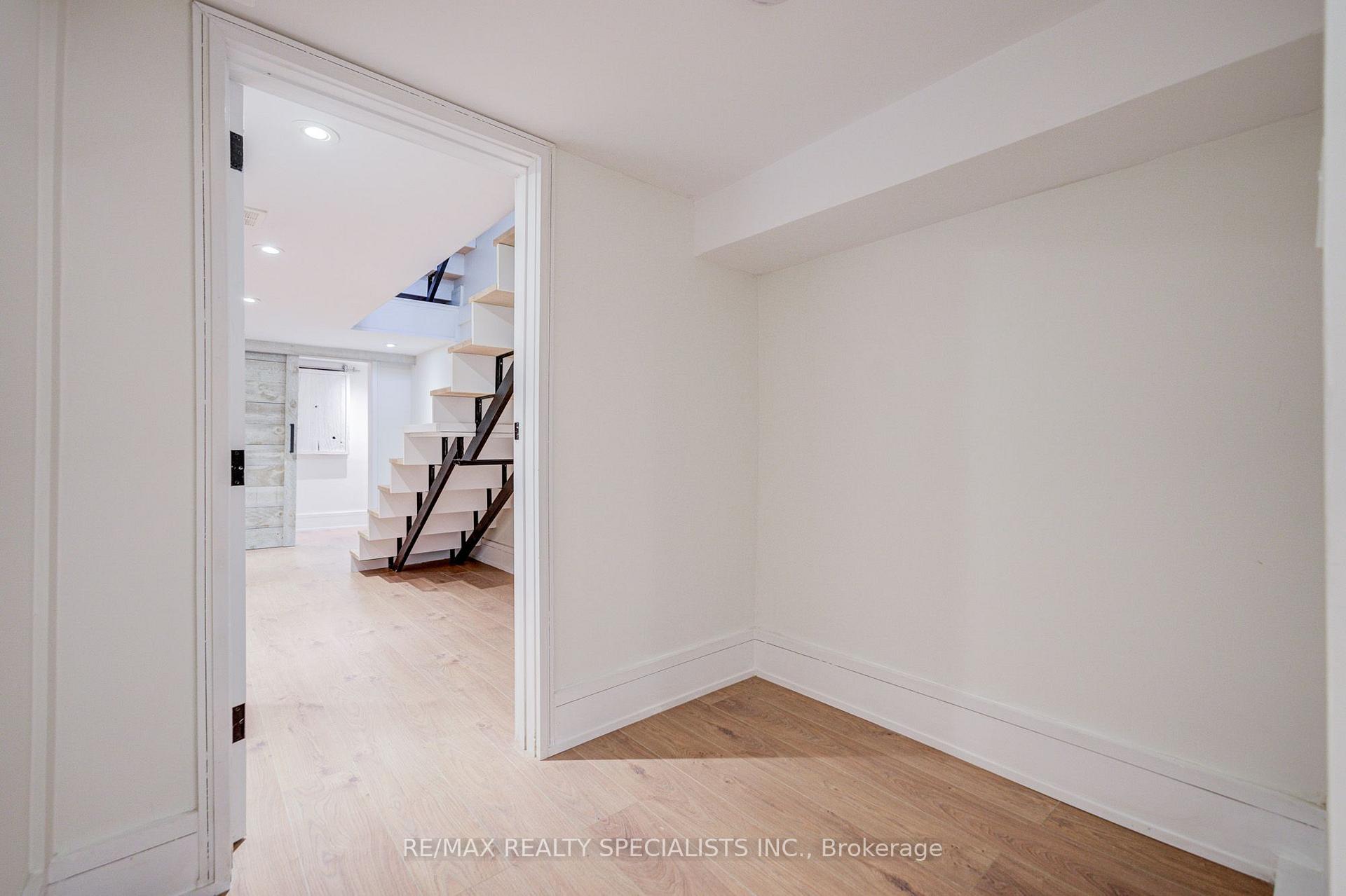 Photo 63 of 5486 Landsborough Avenue, Mississauga, Hurontario — HOMEH
