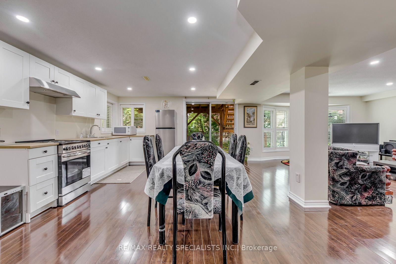 Photo 32 of 5486 Landsborough Avenue, Mississauga, Hurontario — HOMEH