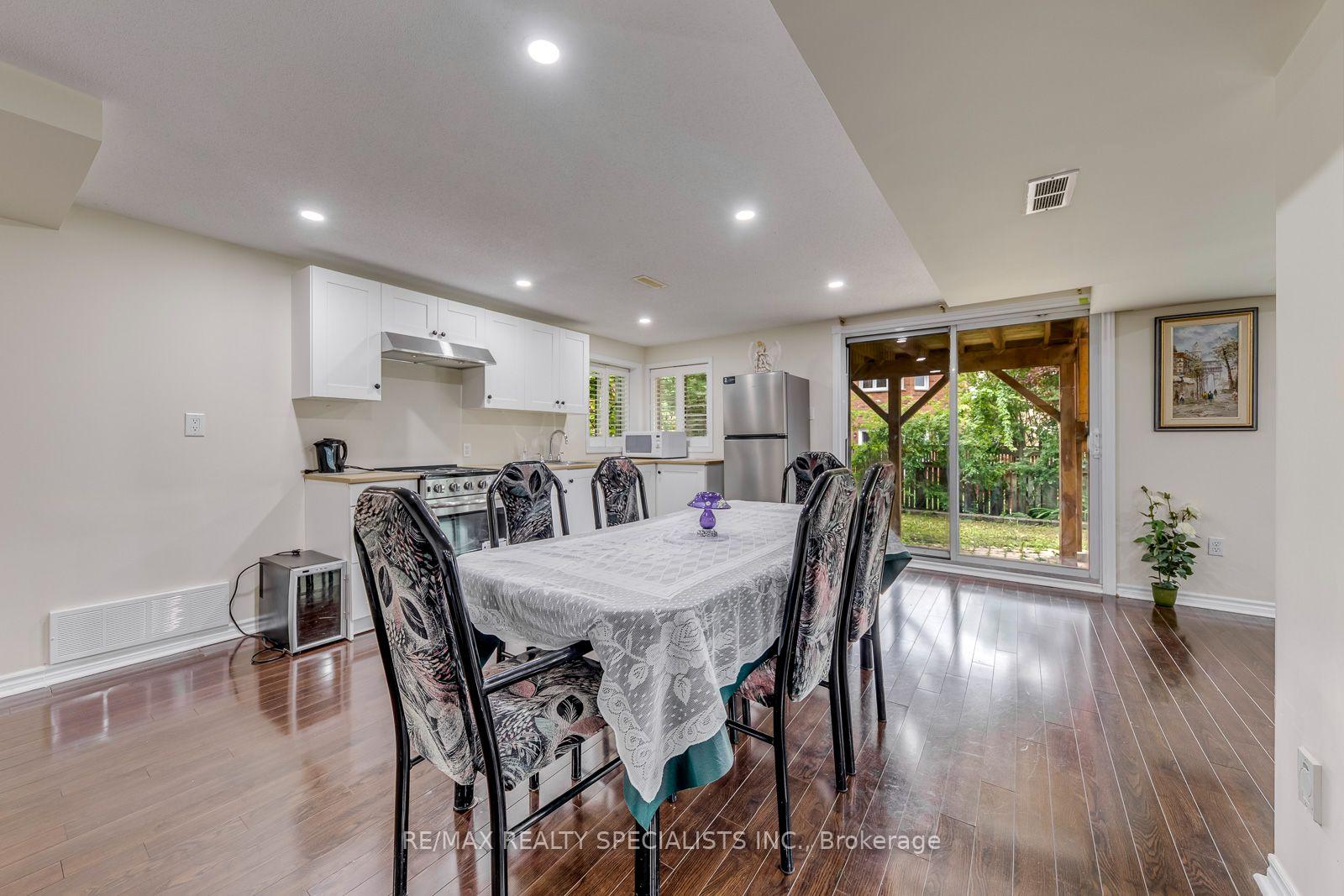 Photo 34 of 5486 Landsborough Avenue, Mississauga, Hurontario — HOMEH