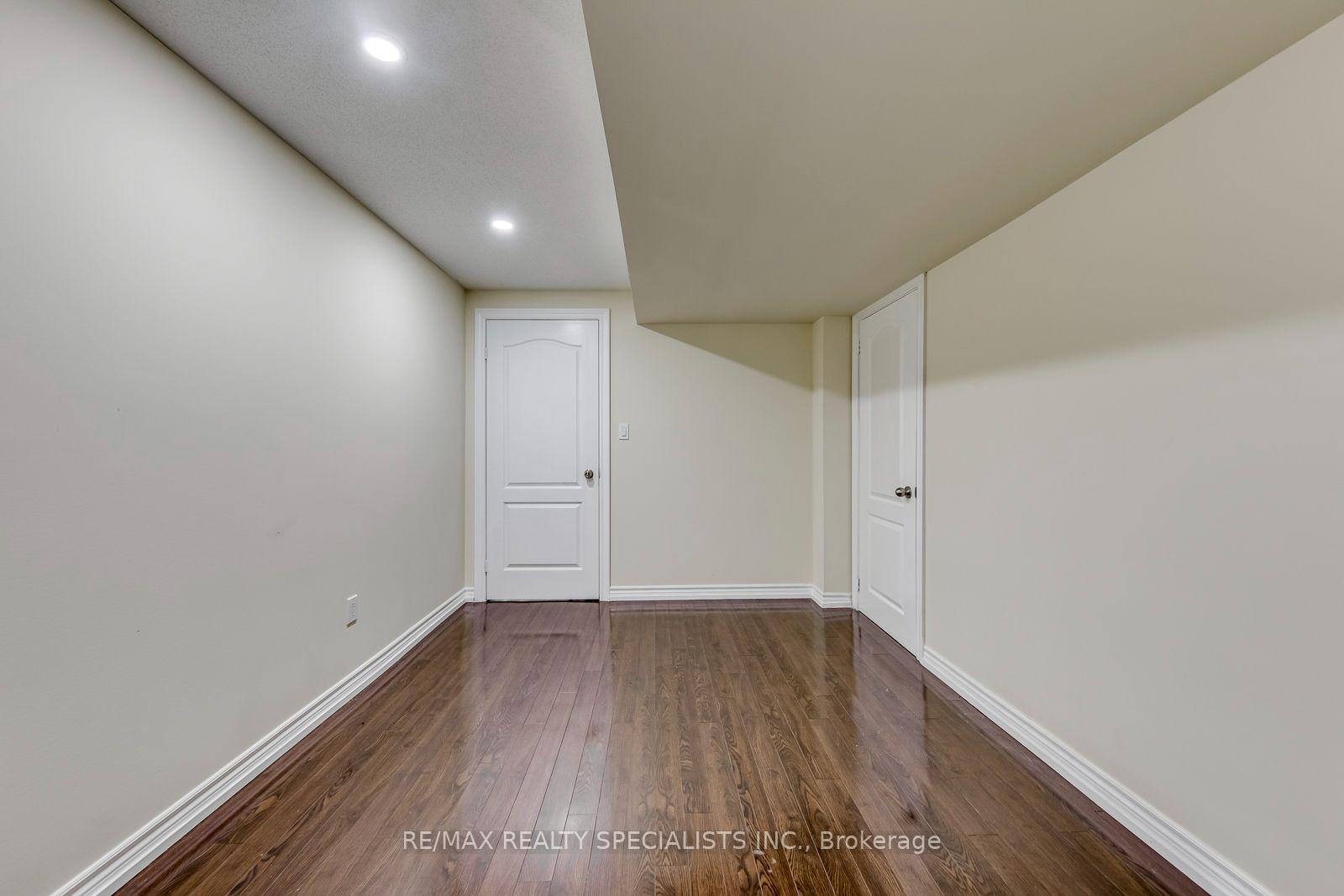 Photo 50 of 5486 Landsborough Avenue, Mississauga, Hurontario — HOMEH