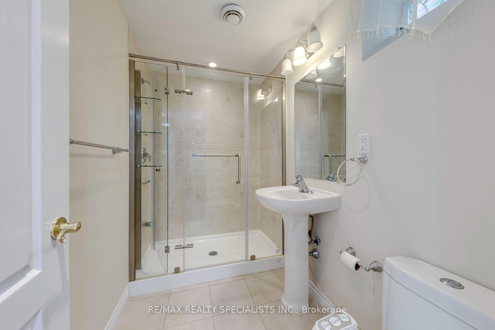Photo 52 of 5486 Landsborough Avenue, Mississauga, Hurontario — HOMEH