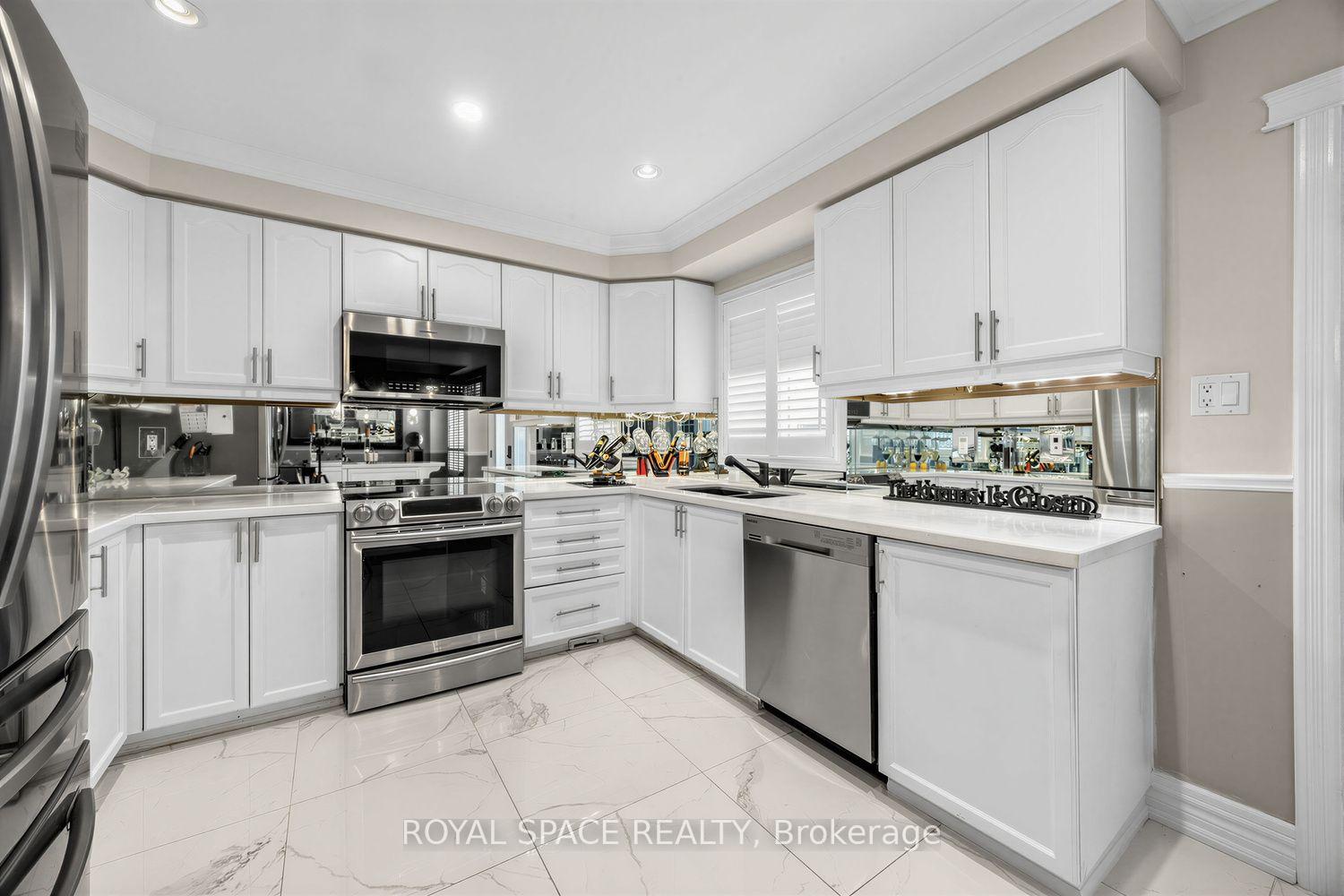 Photo 11 of 7 Urwin Street, Ajax, Northeast Ajax — HOMEH