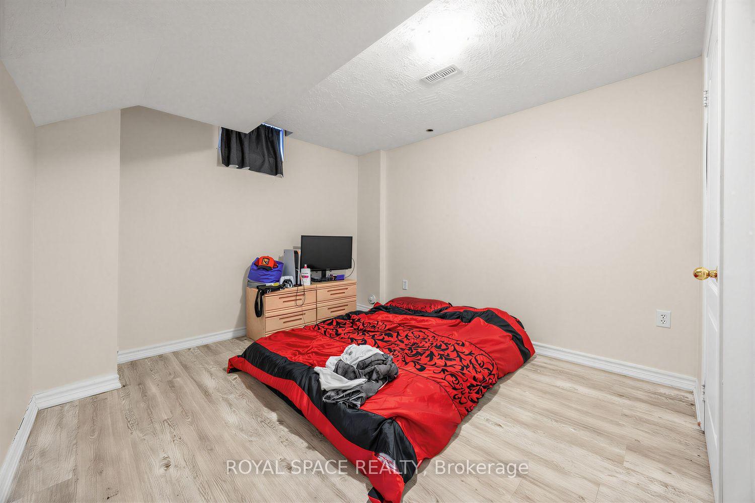 Photo 40 of 7 Urwin Street, Ajax, Northeast Ajax — HOMEH