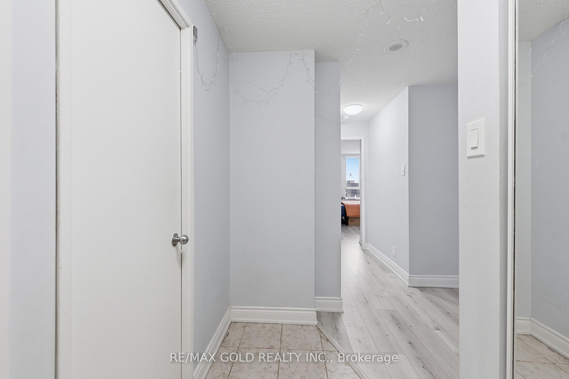 Photo 10 of Unit ph08, 61 Markbrook Lane, Etobicoke, Mount Olive-Silverstone-Jamestown — HOMEH