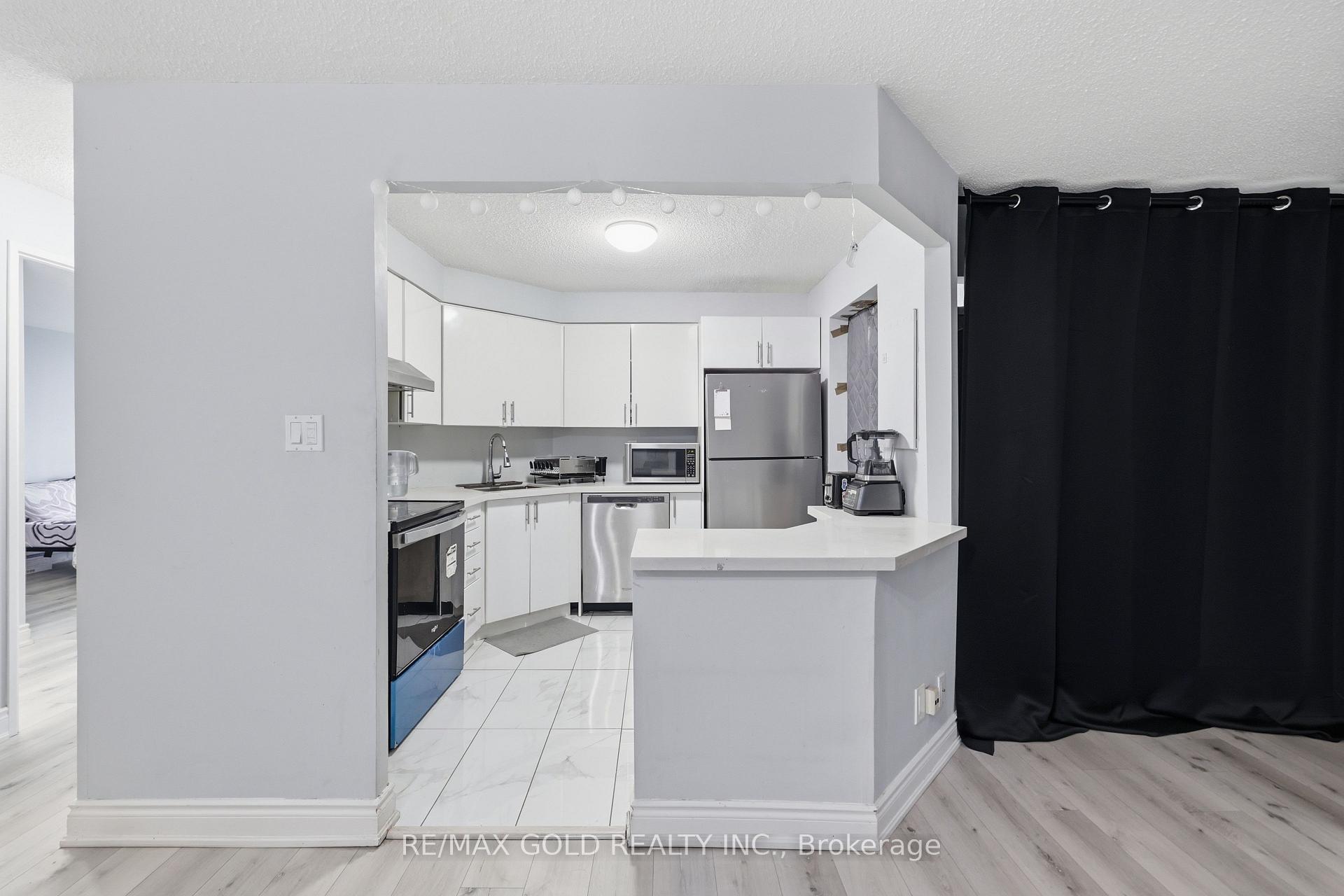 Photo 16 of Unit ph08, 61 Markbrook Lane, Etobicoke, Mount Olive-Silverstone-Jamestown — HOMEH