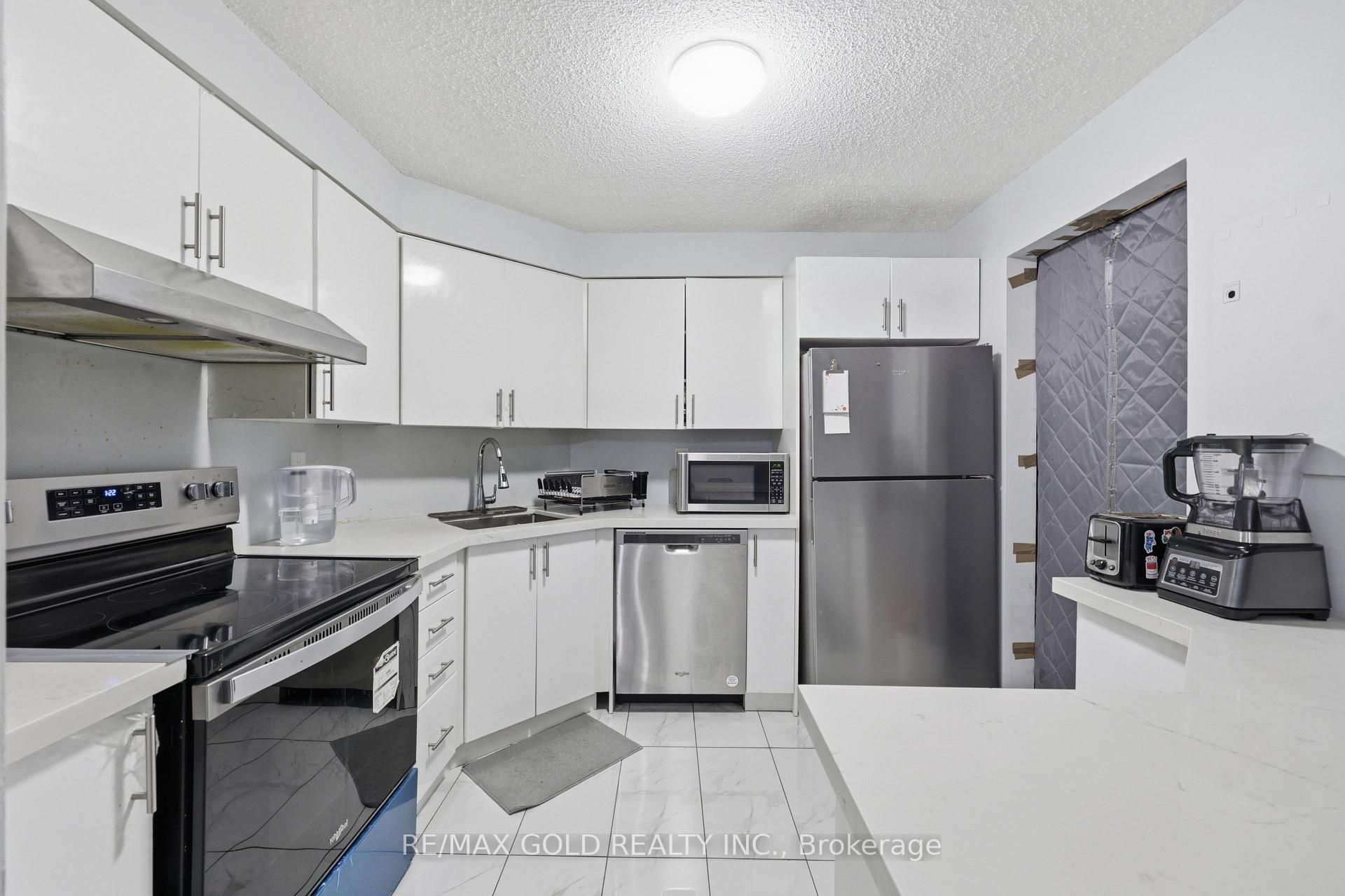 Photo 18 of Unit ph08, 61 Markbrook Lane, Etobicoke, Mount Olive-Silverstone-Jamestown — HOMEH
