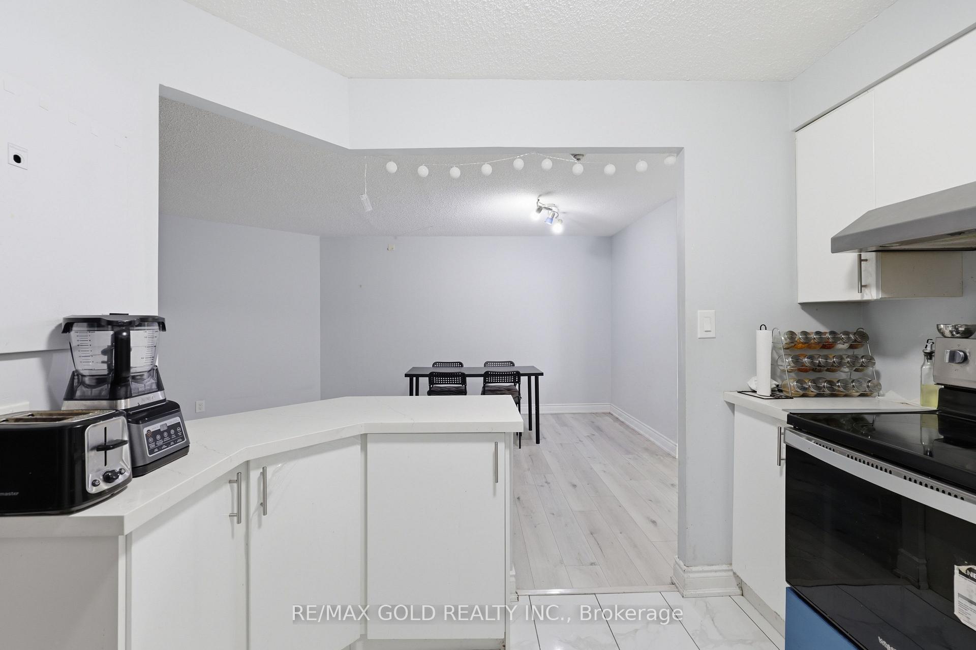 Photo 24 of Unit ph08, 61 Markbrook Lane, Etobicoke, Mount Olive-Silverstone-Jamestown — HOMEH