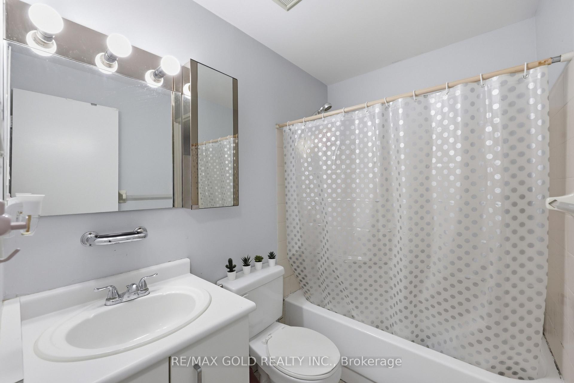 Photo 38 of Unit ph08, 61 Markbrook Lane, Etobicoke, Mount Olive-Silverstone-Jamestown — HOMEH