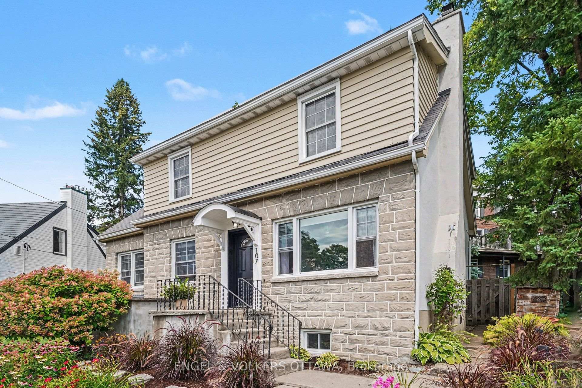 Photo 1 of 107 Ivy Crescent, Ottawa, Lindenlea — HOMEH