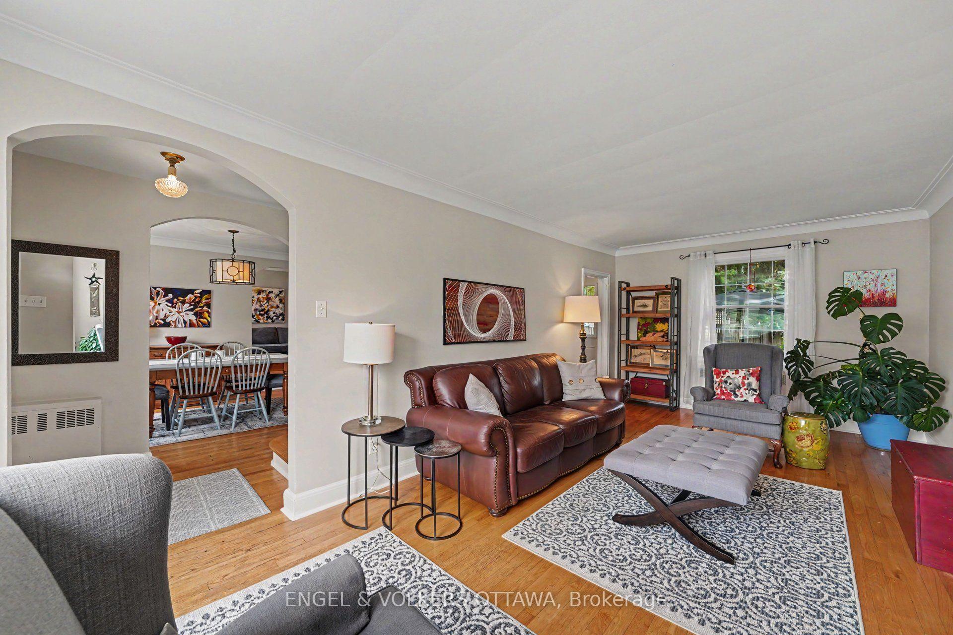 Photo 6 of 107 Ivy Crescent, Ottawa, Lindenlea — HOMEH