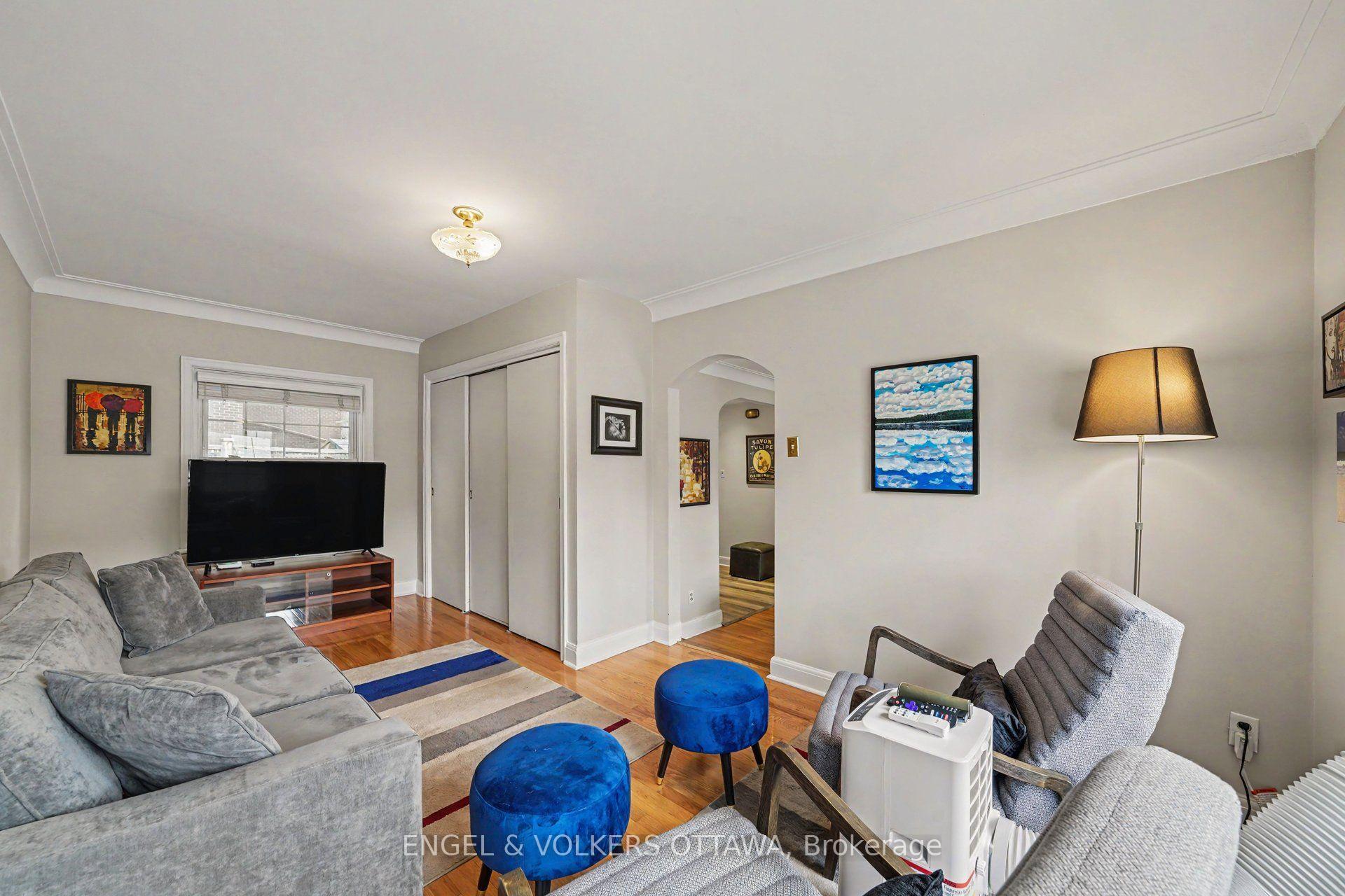 Photo 10 of 107 Ivy Crescent, Ottawa, Lindenlea — HOMEH