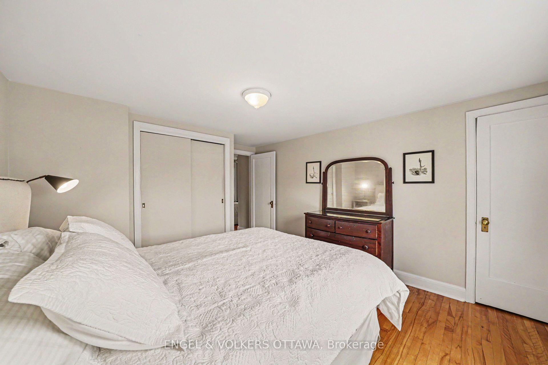 Photo 19 of 107 Ivy Crescent, Ottawa, Lindenlea — HOMEH