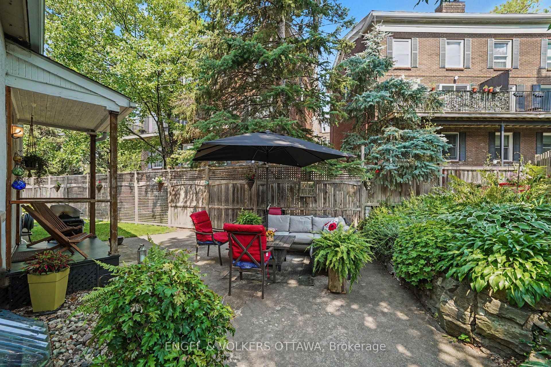 Photo 31 of 107 Ivy Crescent, Ottawa, Lindenlea — HOMEH