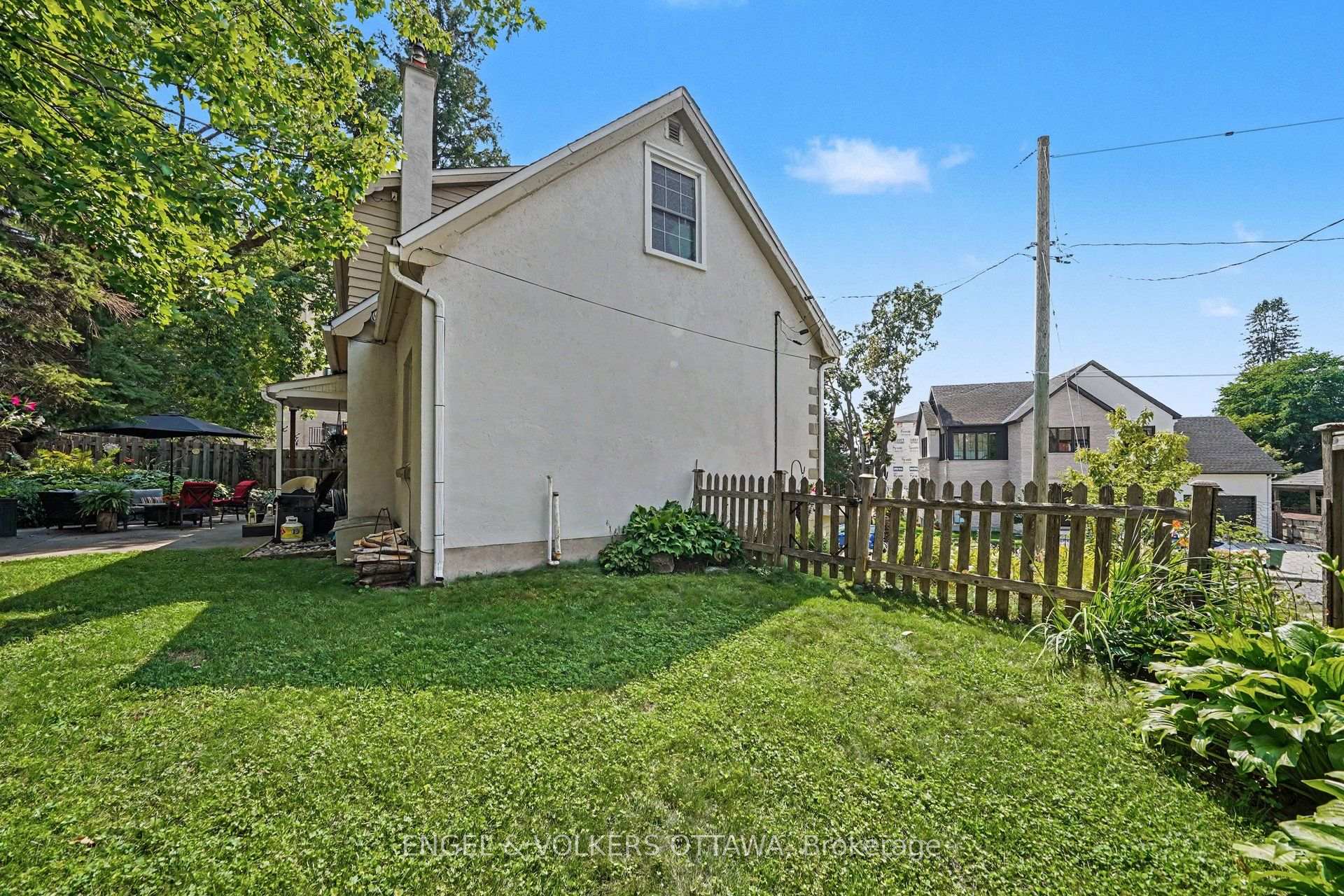 Photo 32 of 107 Ivy Crescent, Ottawa, Lindenlea — HOMEH