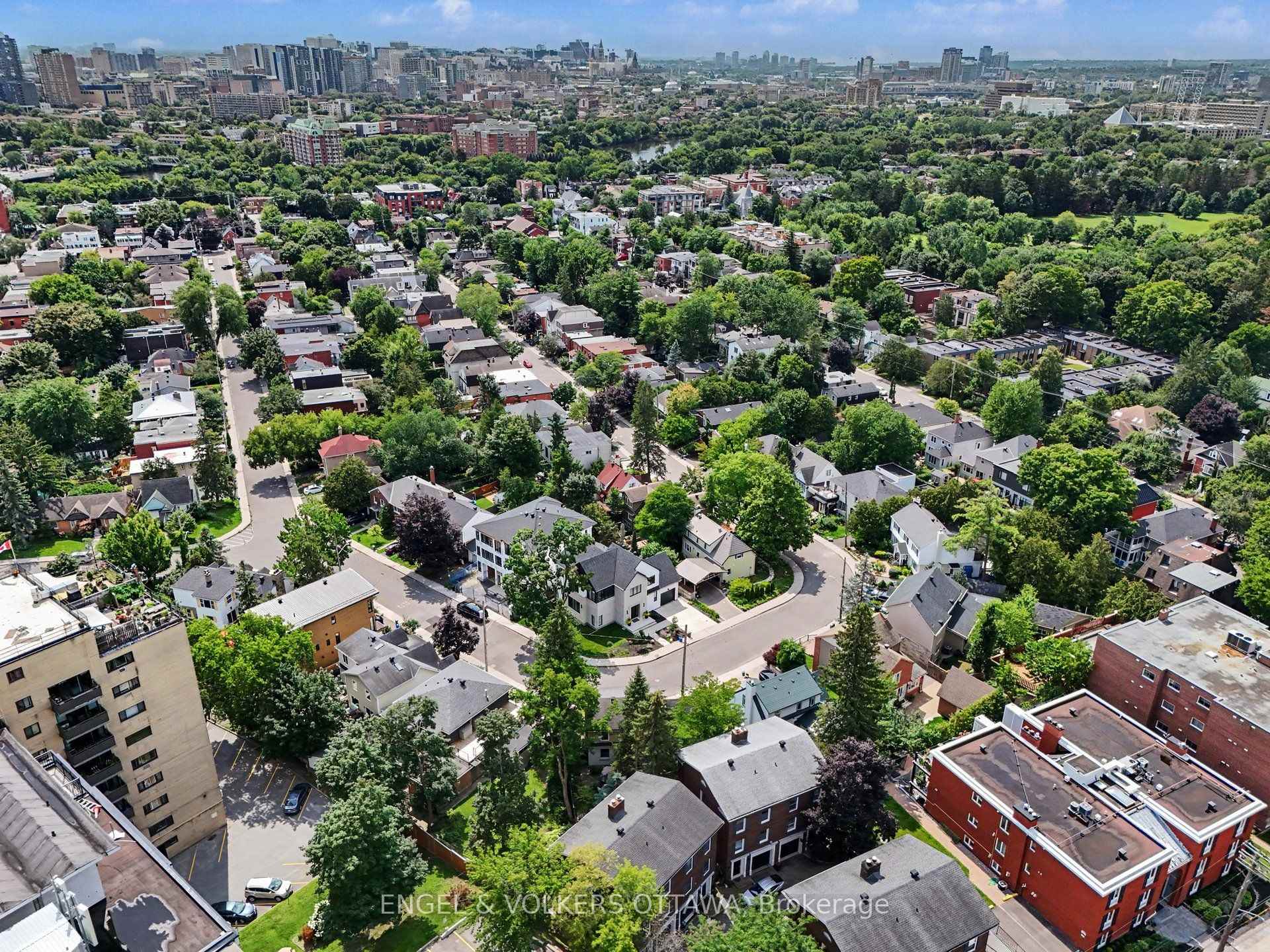 Photo 34 of 107 Ivy Crescent, Ottawa, Lindenlea — HOMEH
