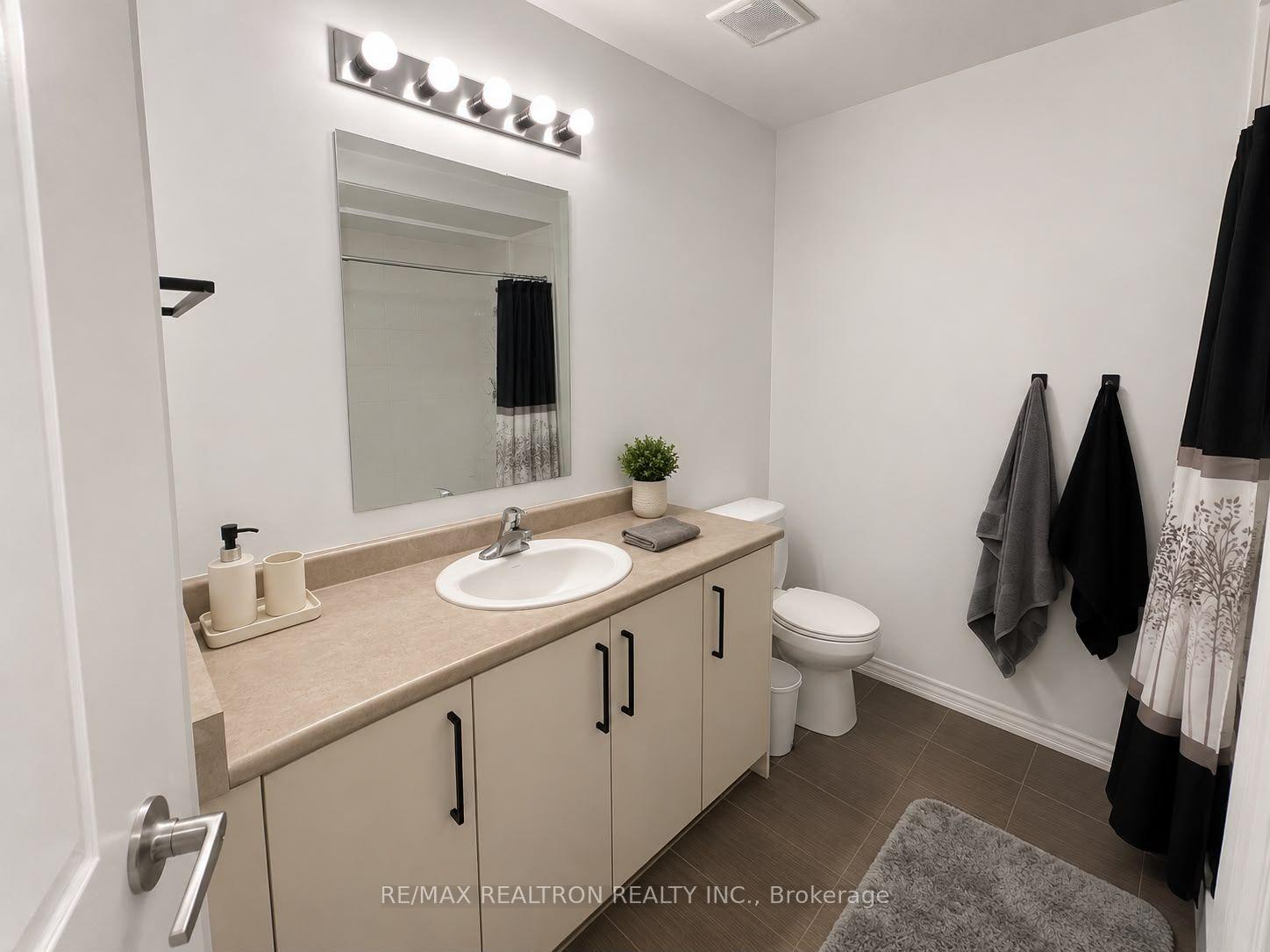 Photo 4 of 186 Closson Drive, Whitby, Rural Whitby — HOMEH