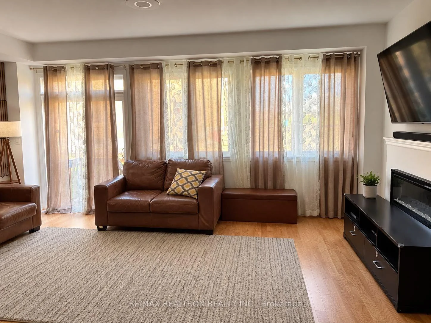 Photo 7 of 186 Closson Drive, Whitby, Rural Whitby — HOMEH