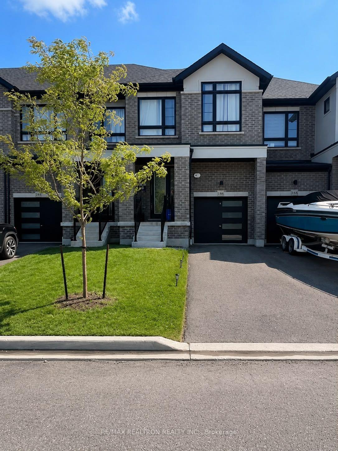 Photo 3 of 186 Closson Drive, Whitby, Rural Whitby — HOMEH