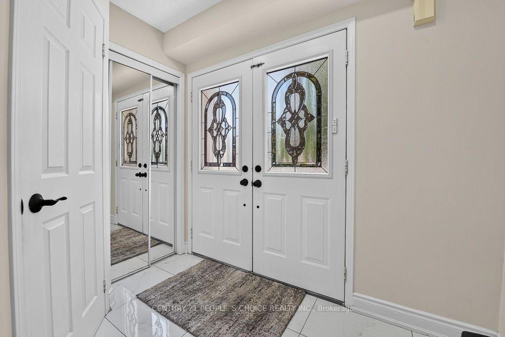 Photo 7 of 50 Penbridge Circle, Brampton, Fletcher's Meadow — HOMEH
