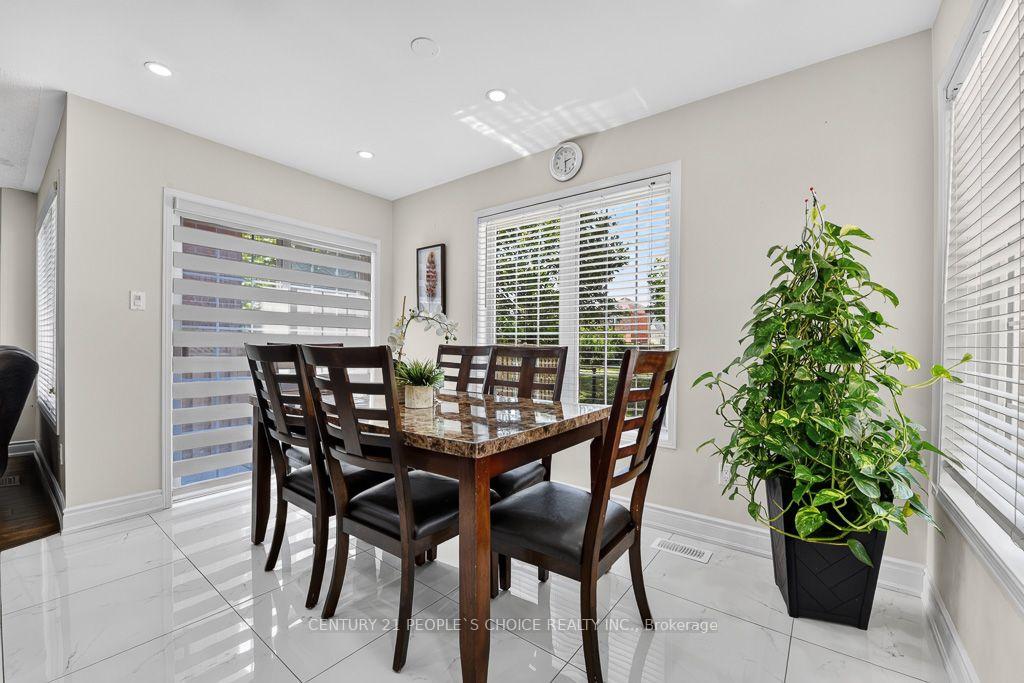 Photo 23 of 50 Penbridge Circle, Brampton, Fletcher's Meadow — HOMEH