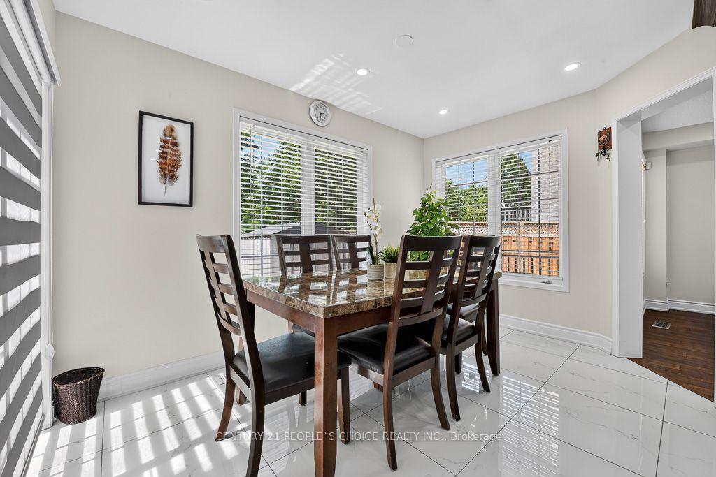 Photo 25 of 50 Penbridge Circle, Brampton, Fletcher's Meadow — HOMEH