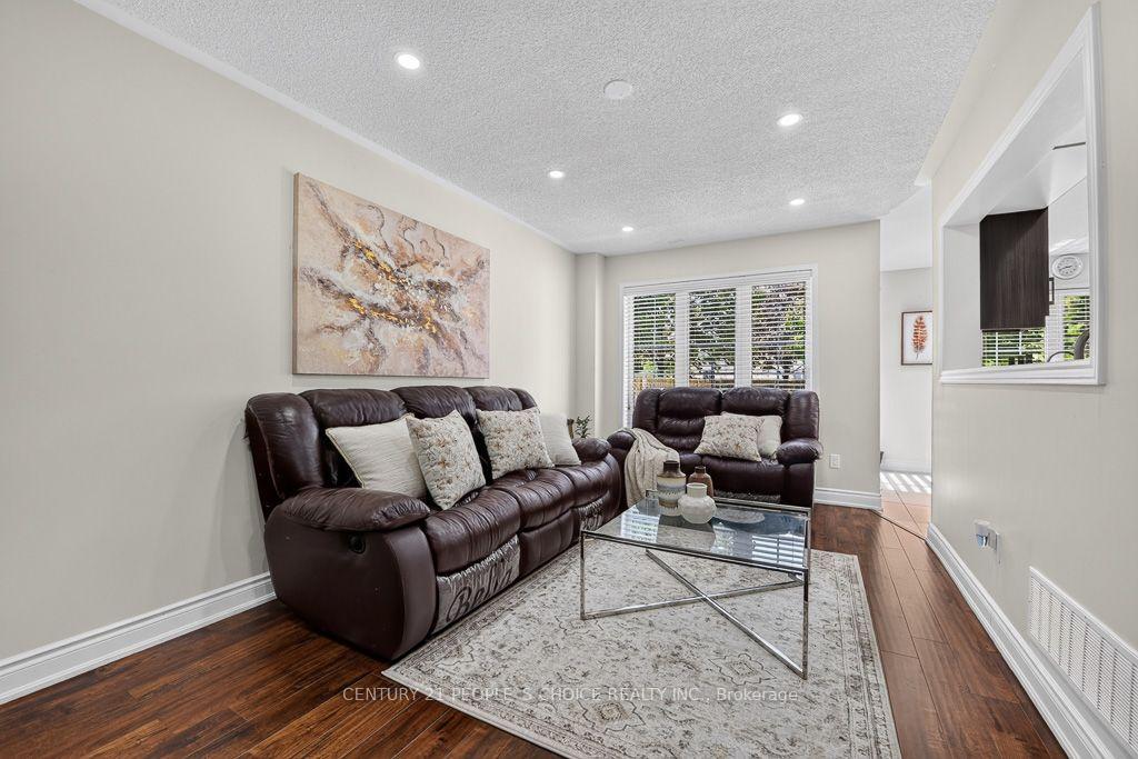 Photo 39 of 50 Penbridge Circle, Brampton, Fletcher's Meadow — HOMEH