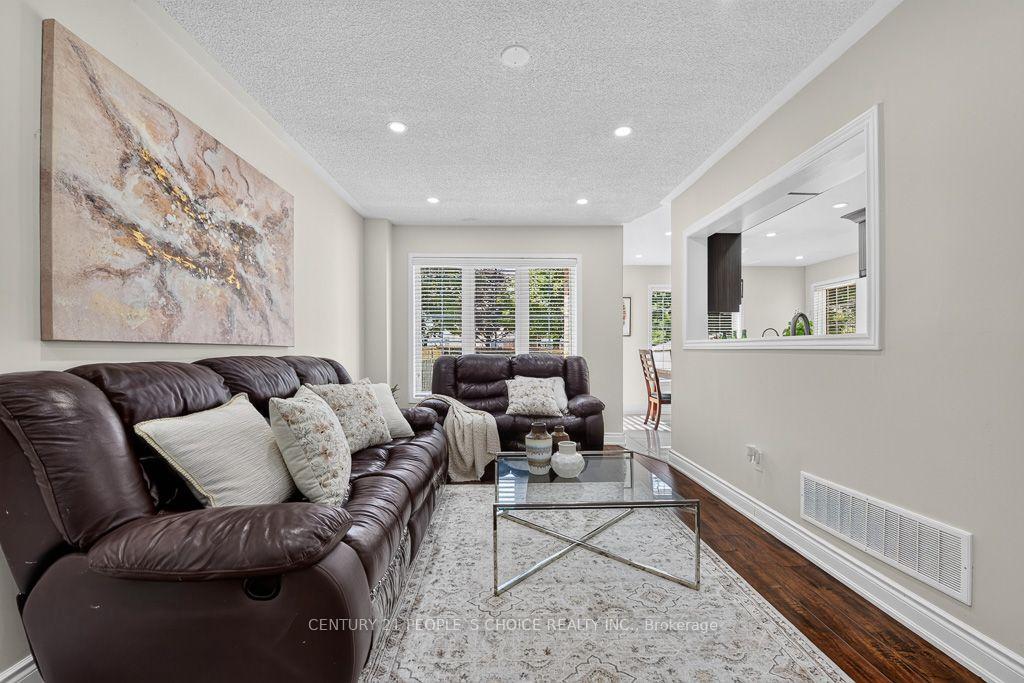 Photo 41 of 50 Penbridge Circle, Brampton, Fletcher's Meadow — HOMEH