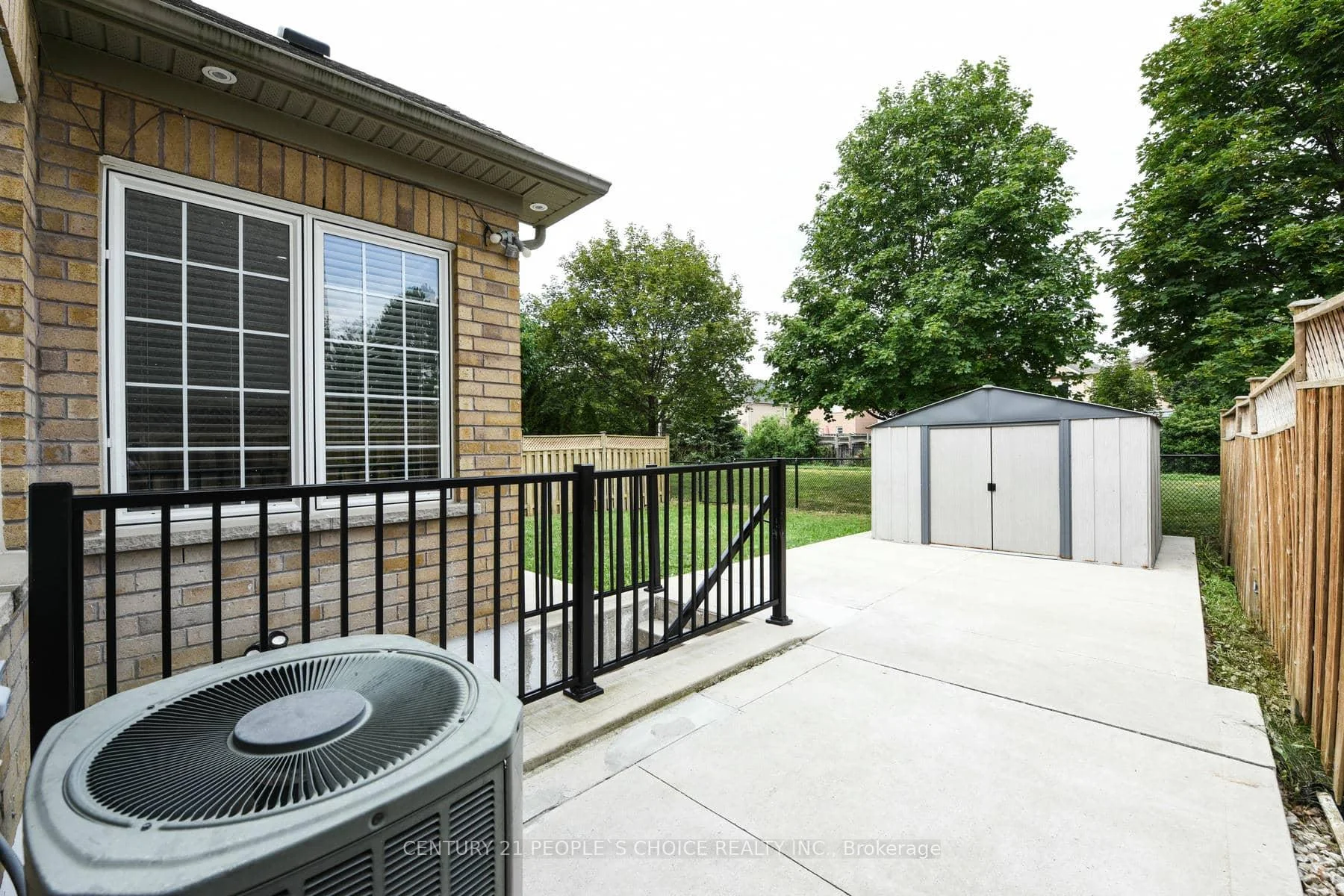 Photo 8 of 50 Penbridge Circle, Brampton, Fletcher's Meadow — HOMEH