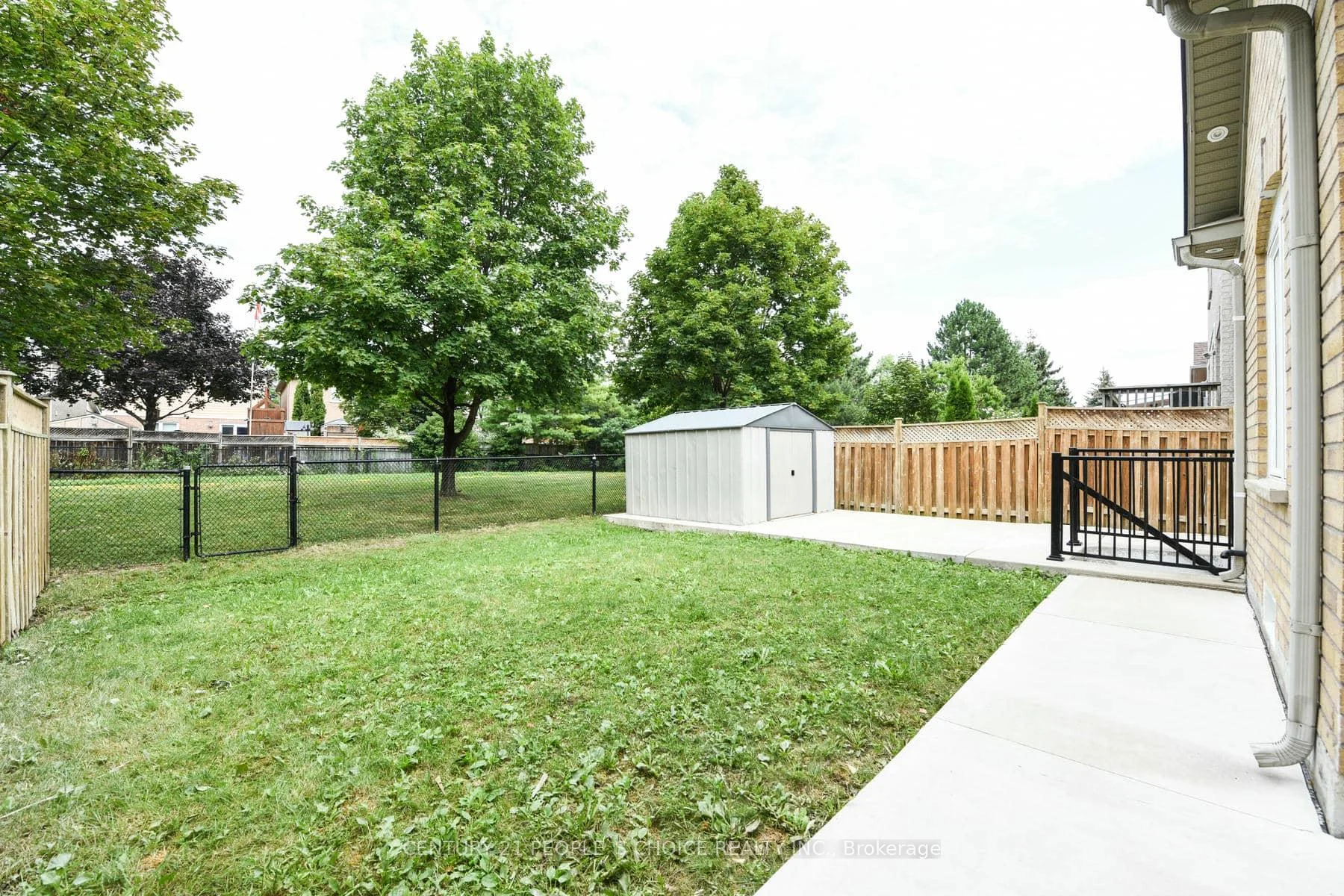 Photo 14 of 50 Penbridge Circle, Brampton, Fletcher's Meadow — HOMEH