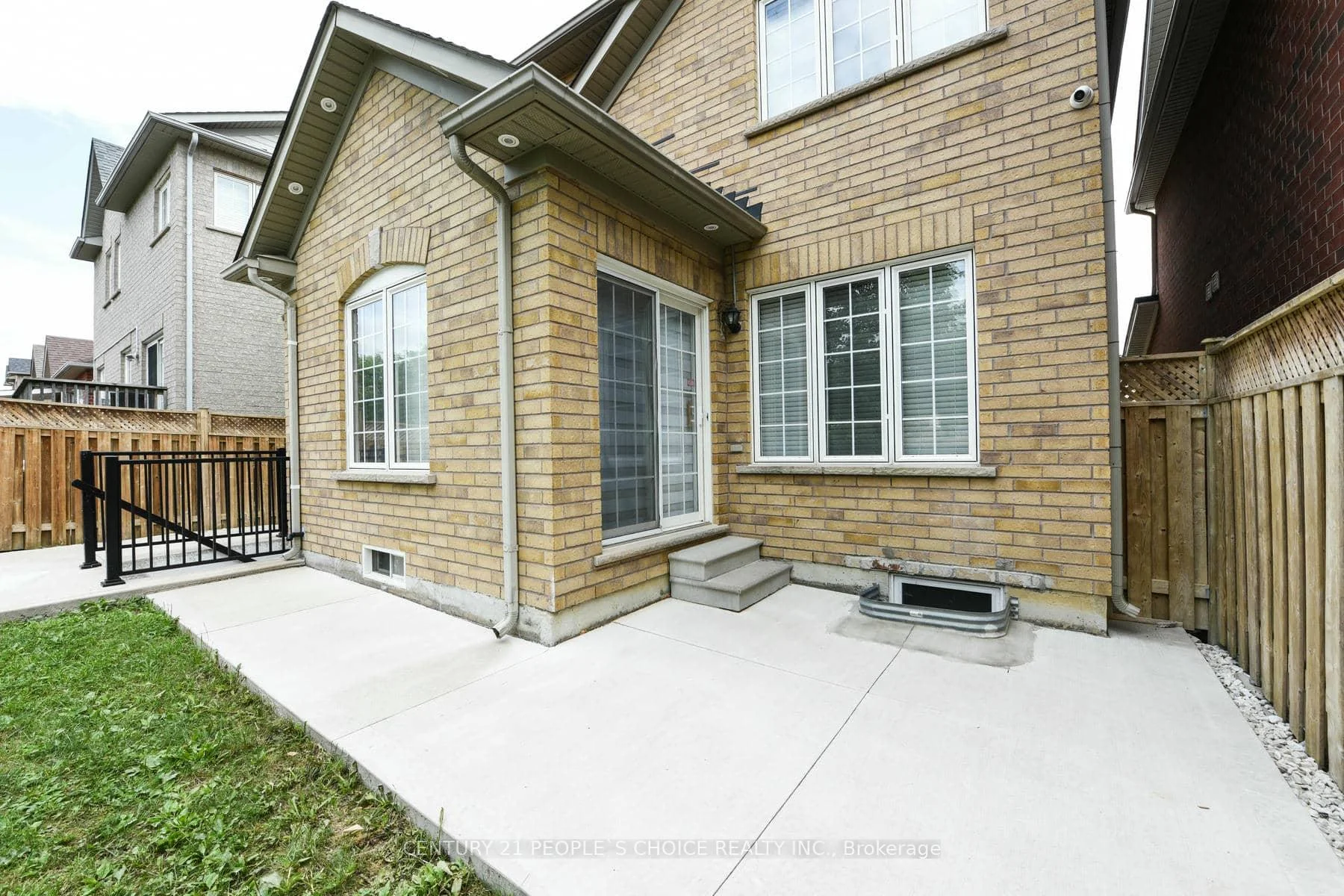 Photo 16 of 50 Penbridge Circle, Brampton, Fletcher's Meadow — HOMEH