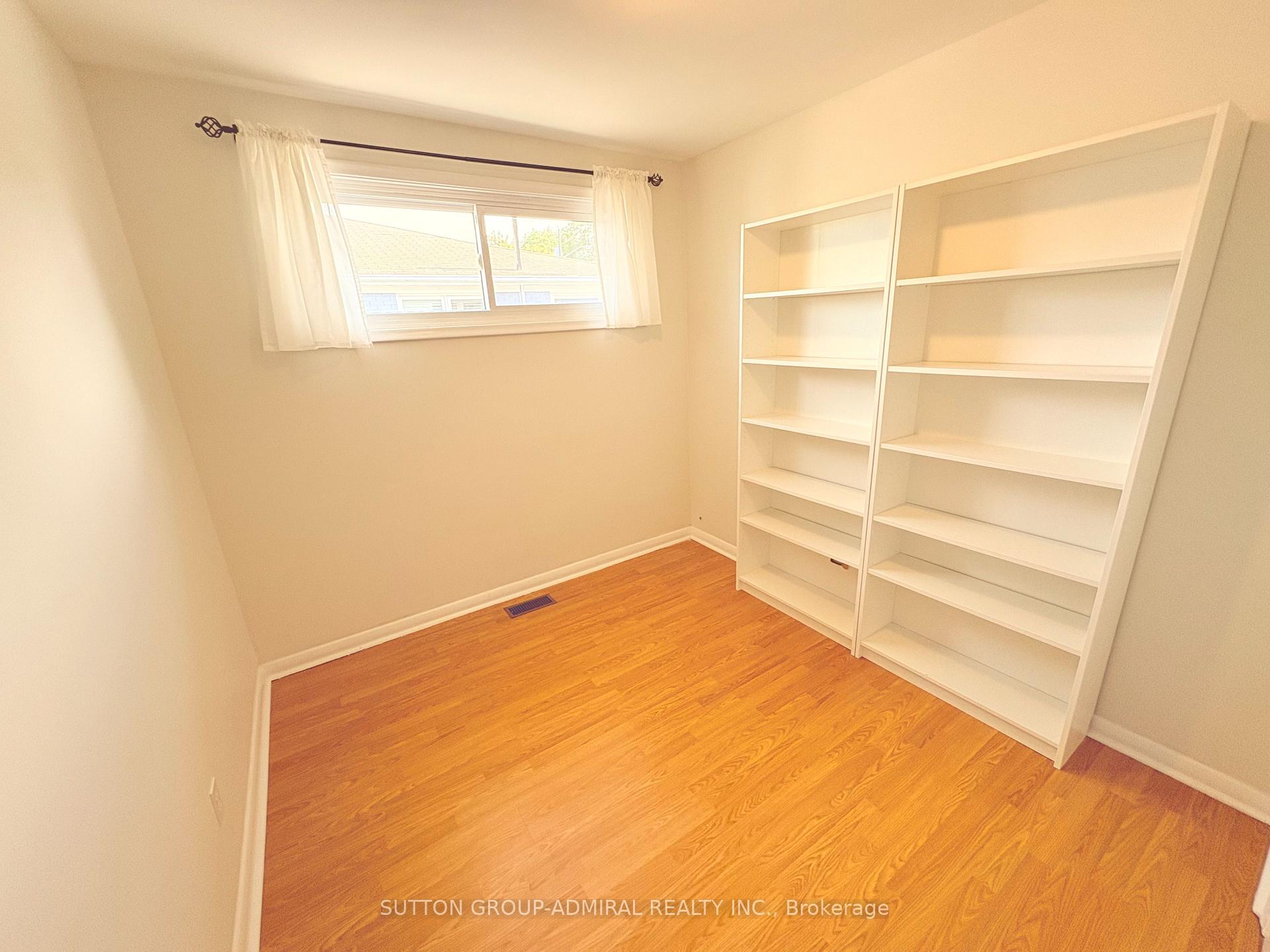 Photo 10 of 319 Dovedale Drive, Whitby, Downtown Whitby — HOMEH
