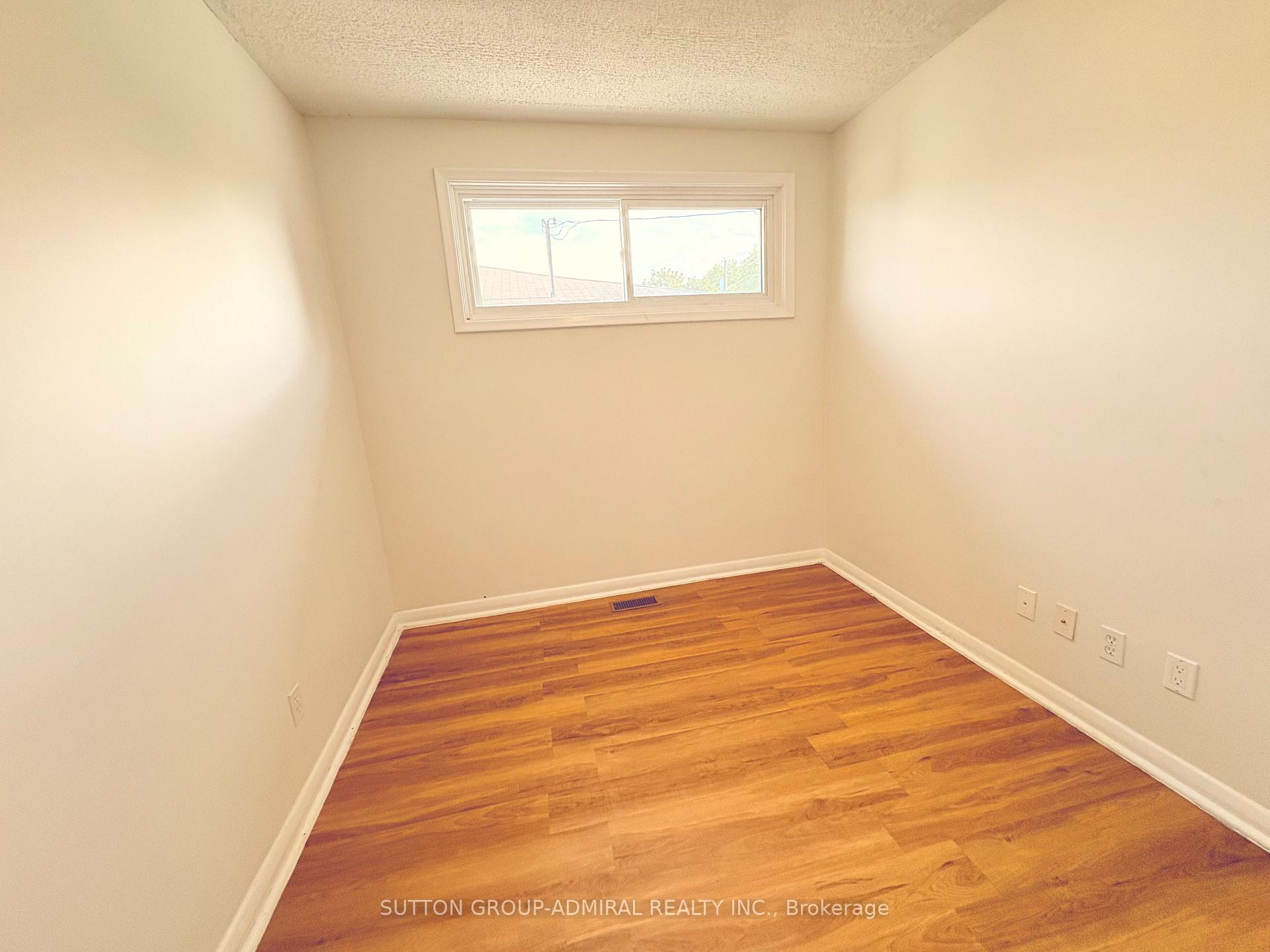 Photo 11 of 319 Dovedale Drive, Whitby, Downtown Whitby — HOMEH