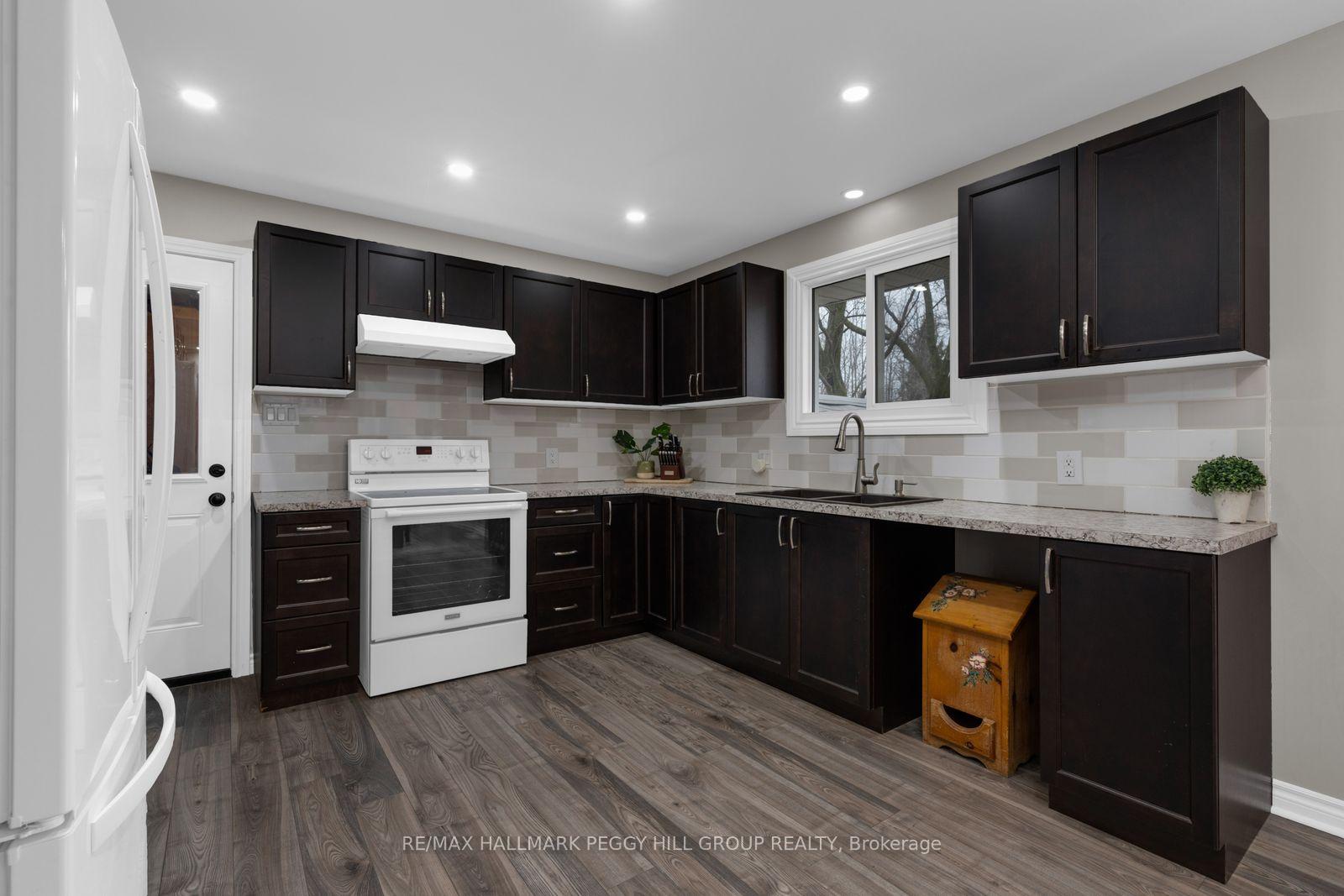 Photo 2 of 201 Dodson Road, Barrie, Painswick North — HOMEH